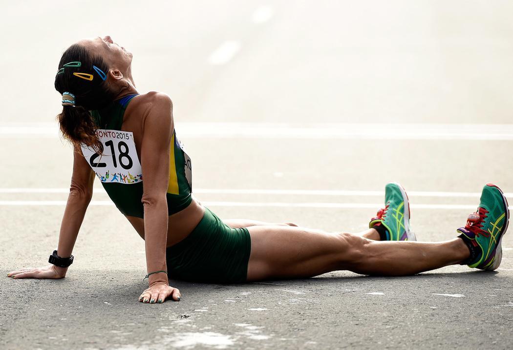 La brasileña Adriana Aparecida Da Silva tras ganar la plata en la maratón de Toronto en 2015. Foto Reuters