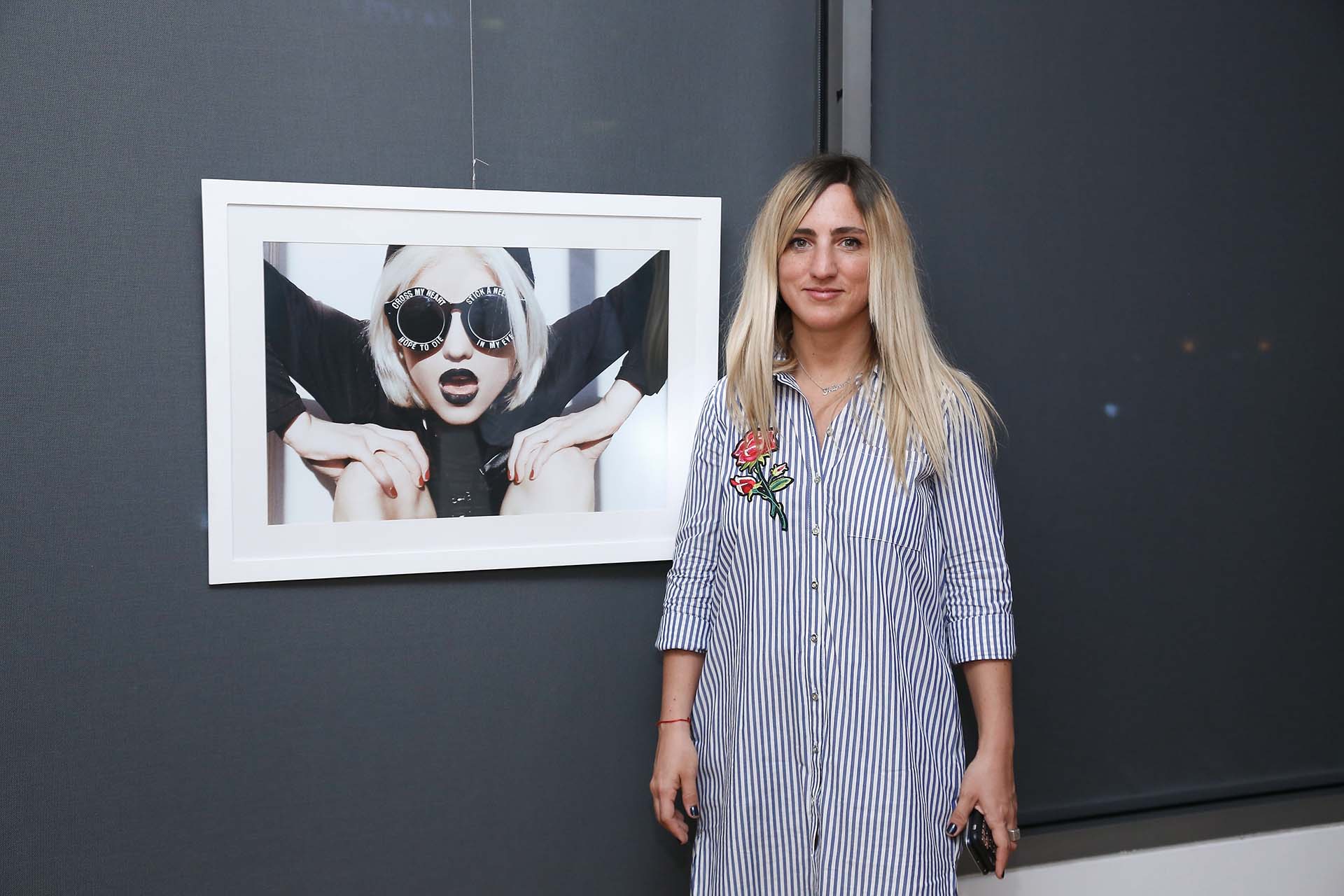 La fotógrada Ani Buero. El e-commerce cuenta con más de 400 obras de más de 50 artistas argentinos, organizado en categorías como pintura, grabado, fotografía, escultura y dibujo