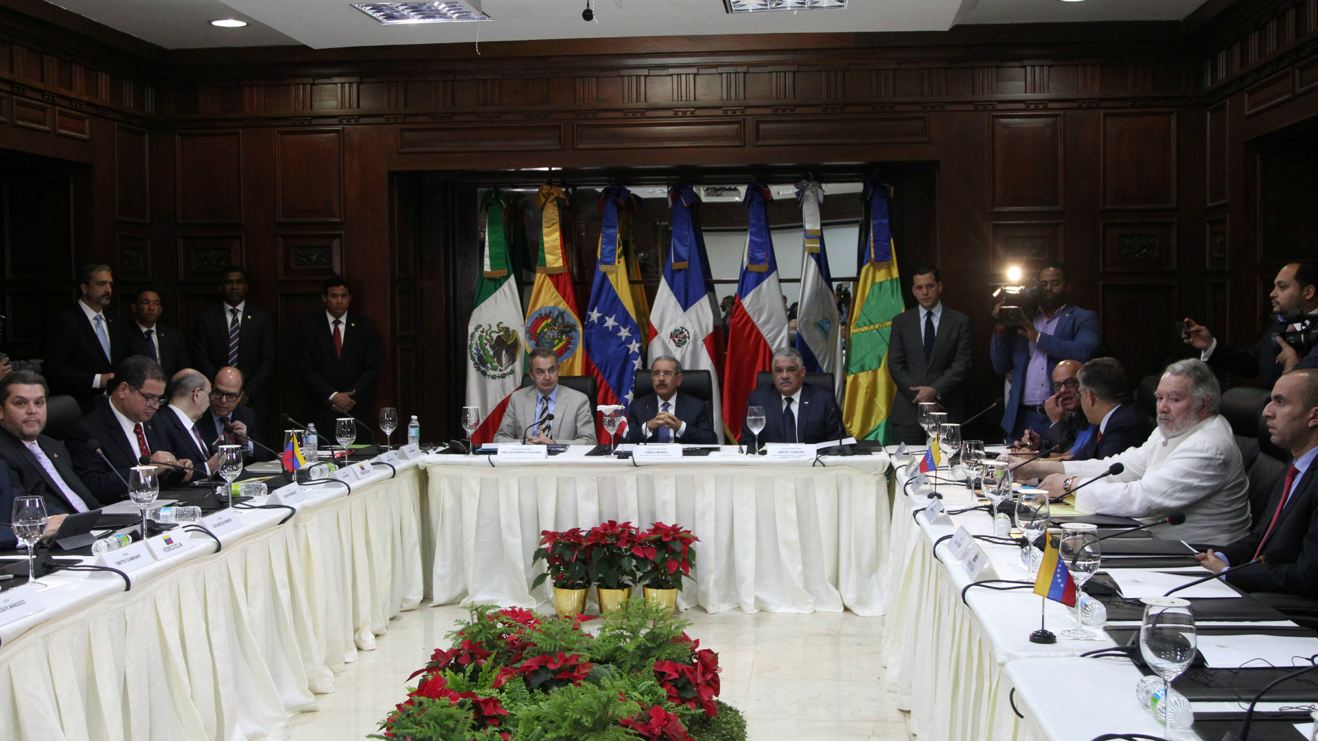 La mesa de diálogo entre el gobierno y la oposición