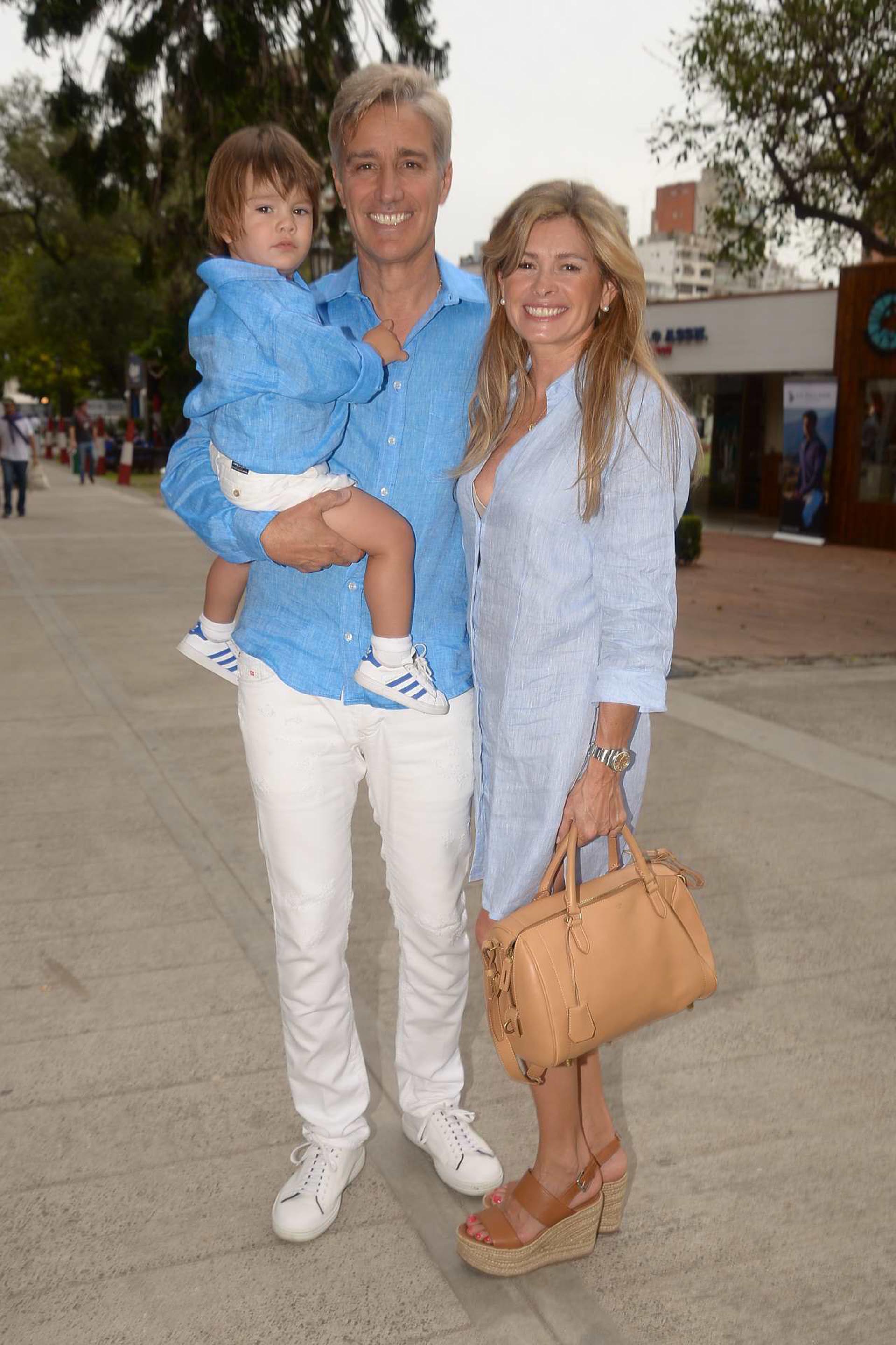 Marcelo Figueiras, su mujer María Laura Leguizamón y su hijo Alfonso