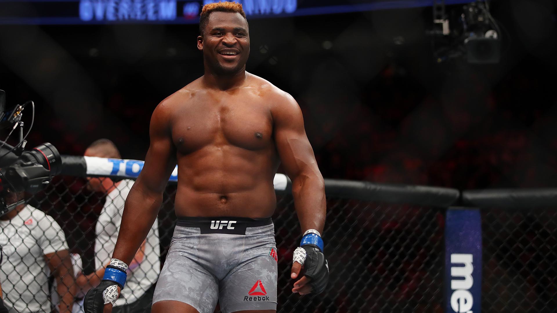 Francis Ngannou solo perdió en una ocasión como profesional,  en 2013 por decisión unánime antes de entrar a UFC