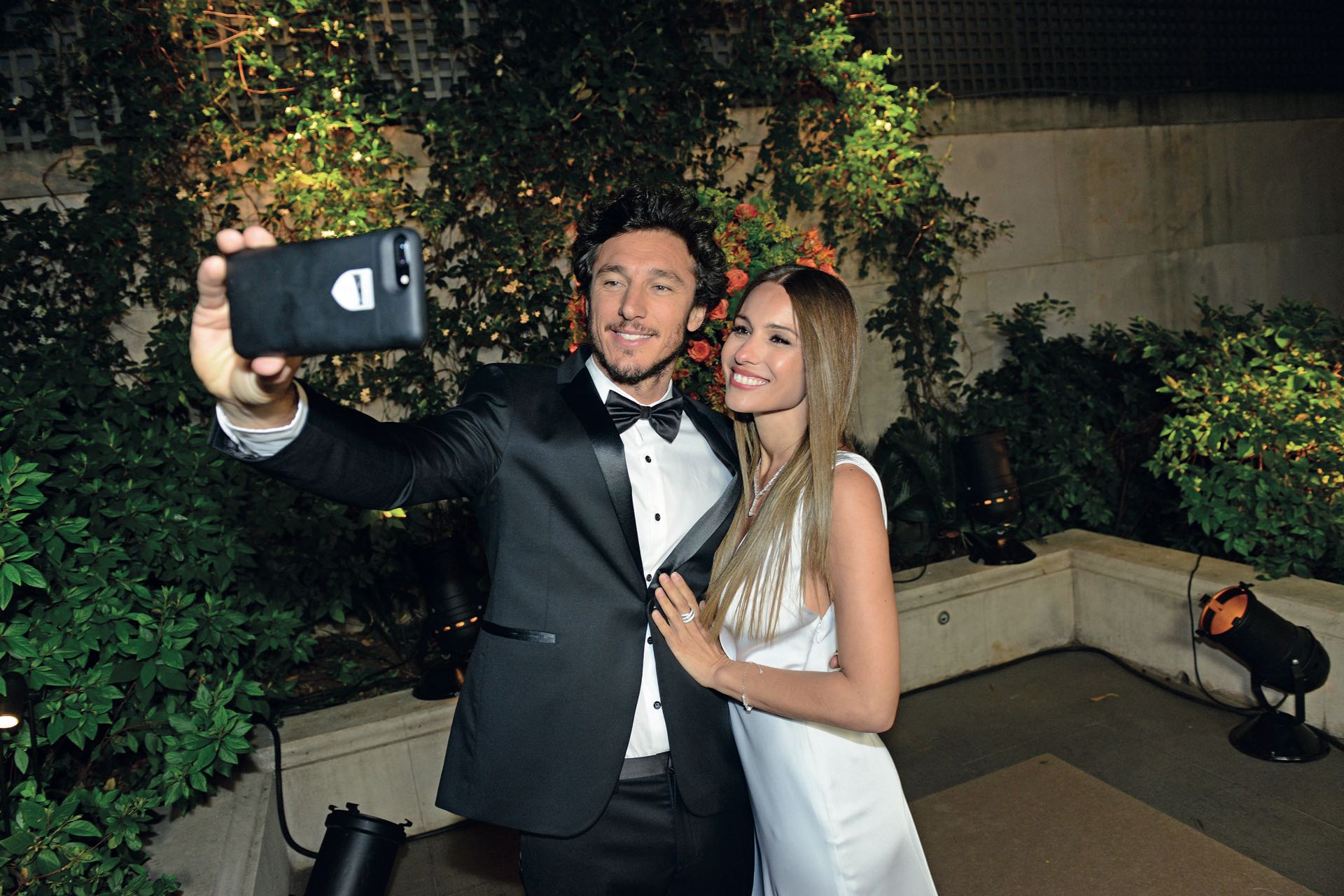 Caro y Pico se hacen una selfie.