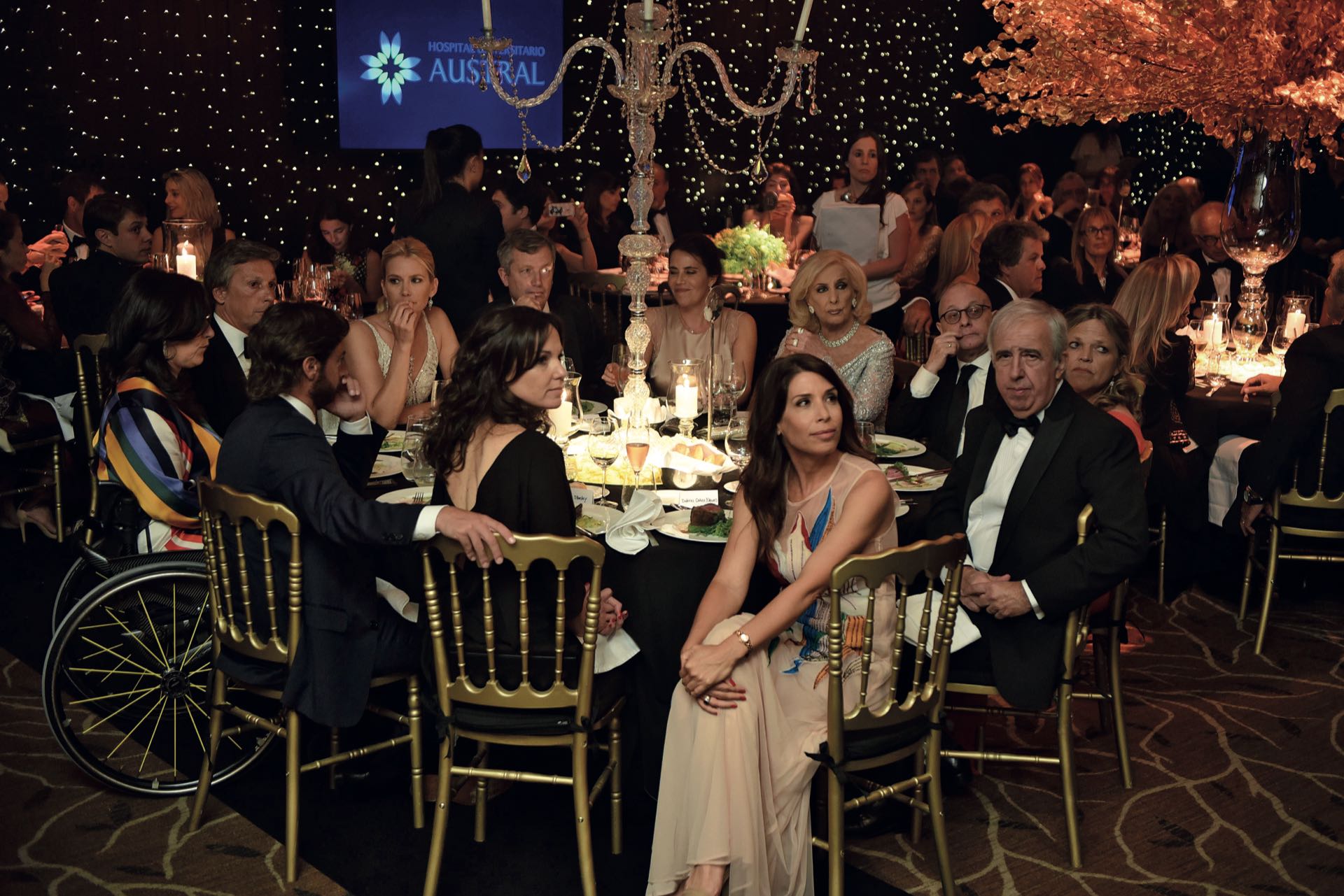La mesa principal de la gala
