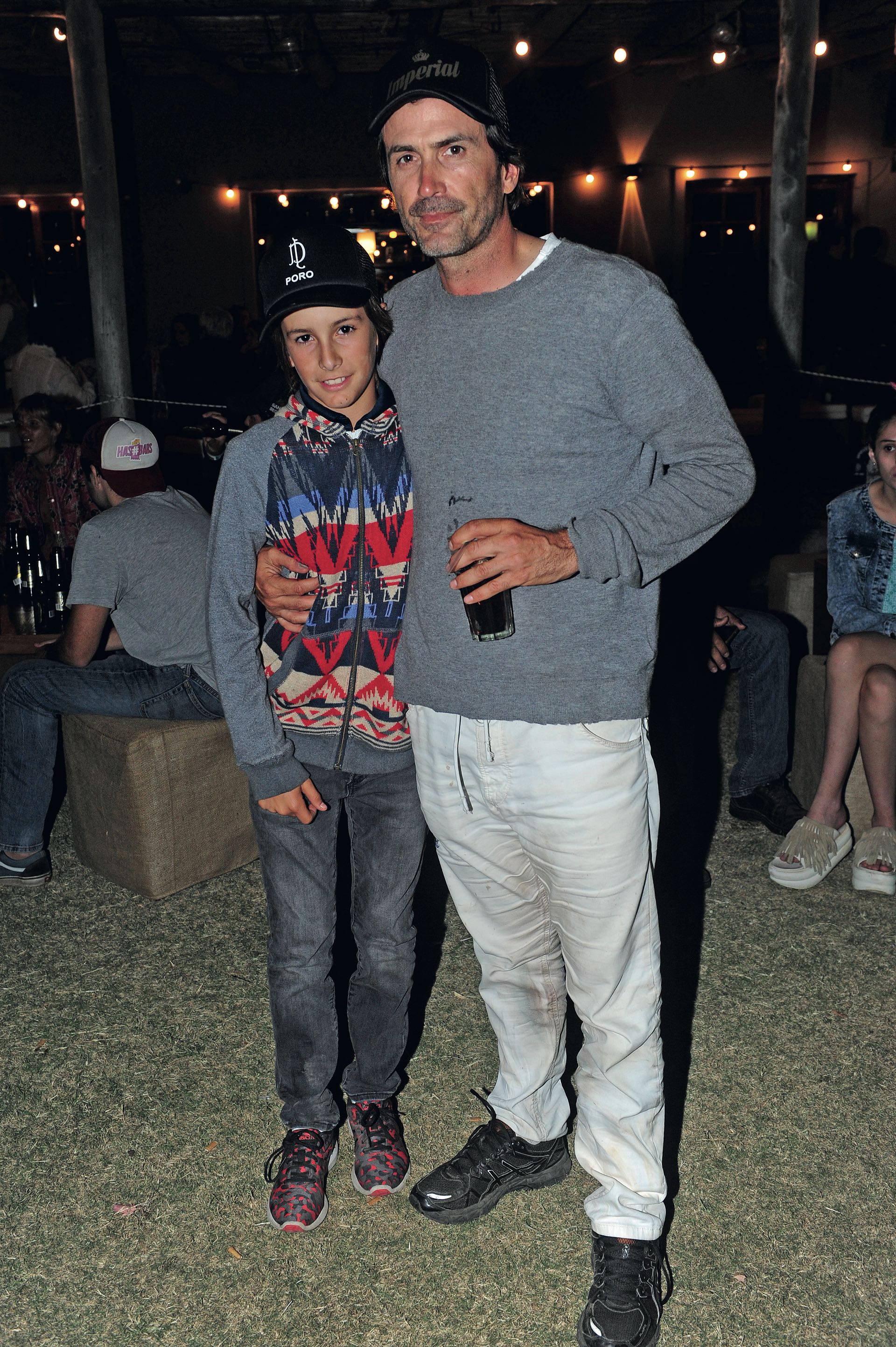 Adolfito con Poroto, durante los festejos
