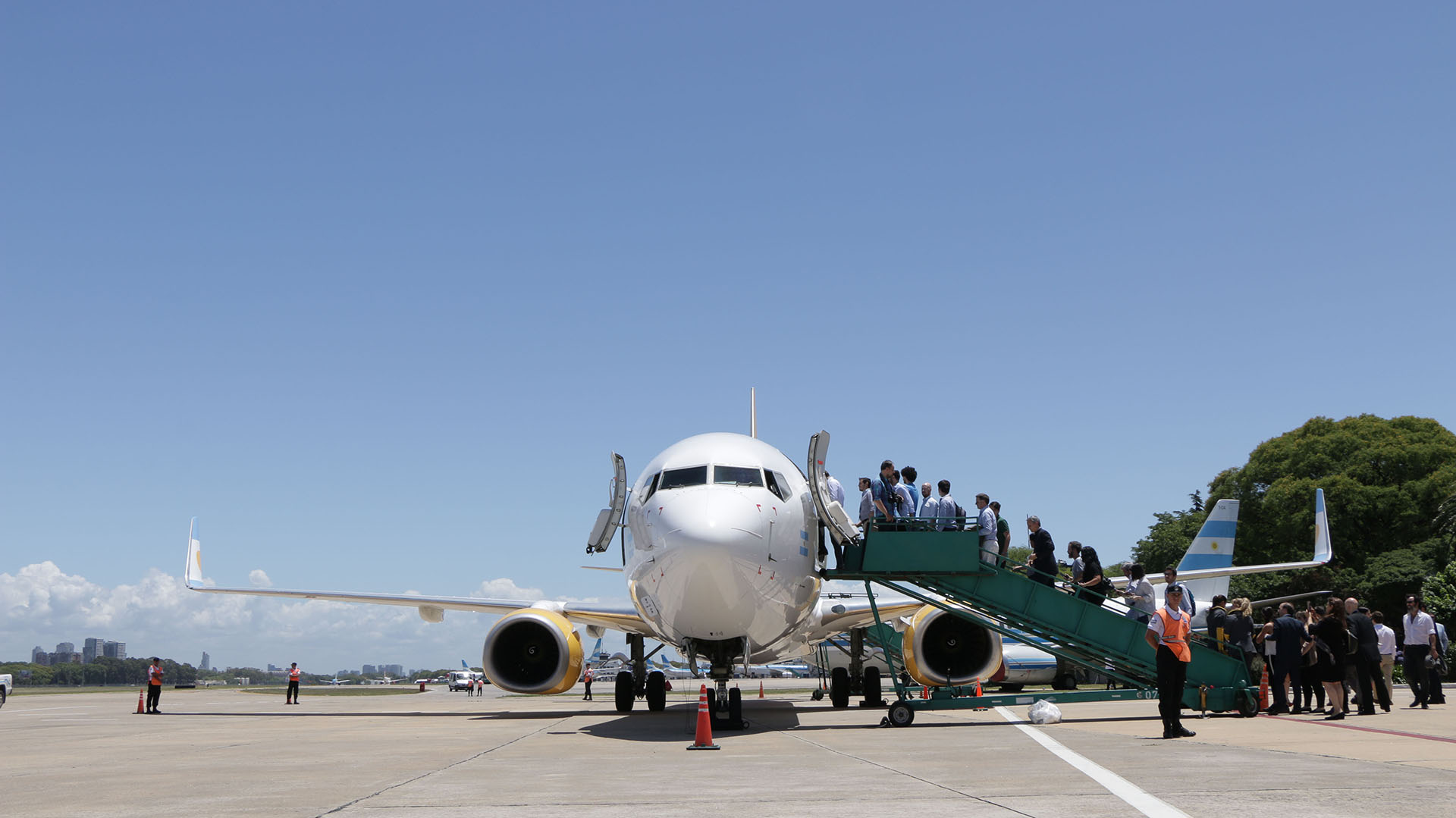 La ruta Buenos Aires-Córdoba llegará a fines de enero, cuando el aeropuerto de El Palomar esté acondicionado para operar dos aviones