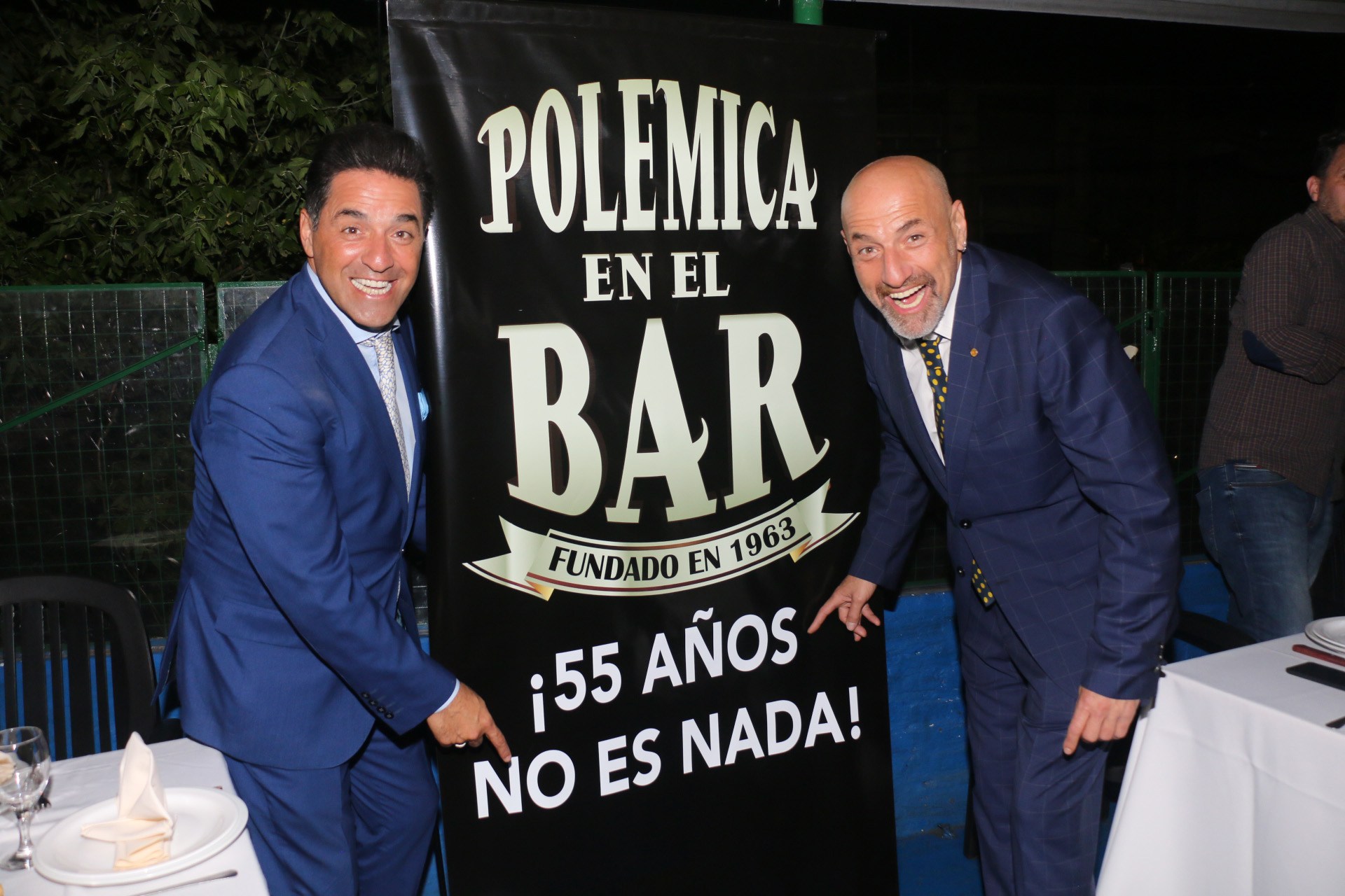 Gustavo Sofovich y Mariano Iúdica celebraron los 55 años del clásico programa “Polémica en el bar”. Por los buenos resultados de este año, el ciclo seguirá por América en 2018 (Vero Guerman)