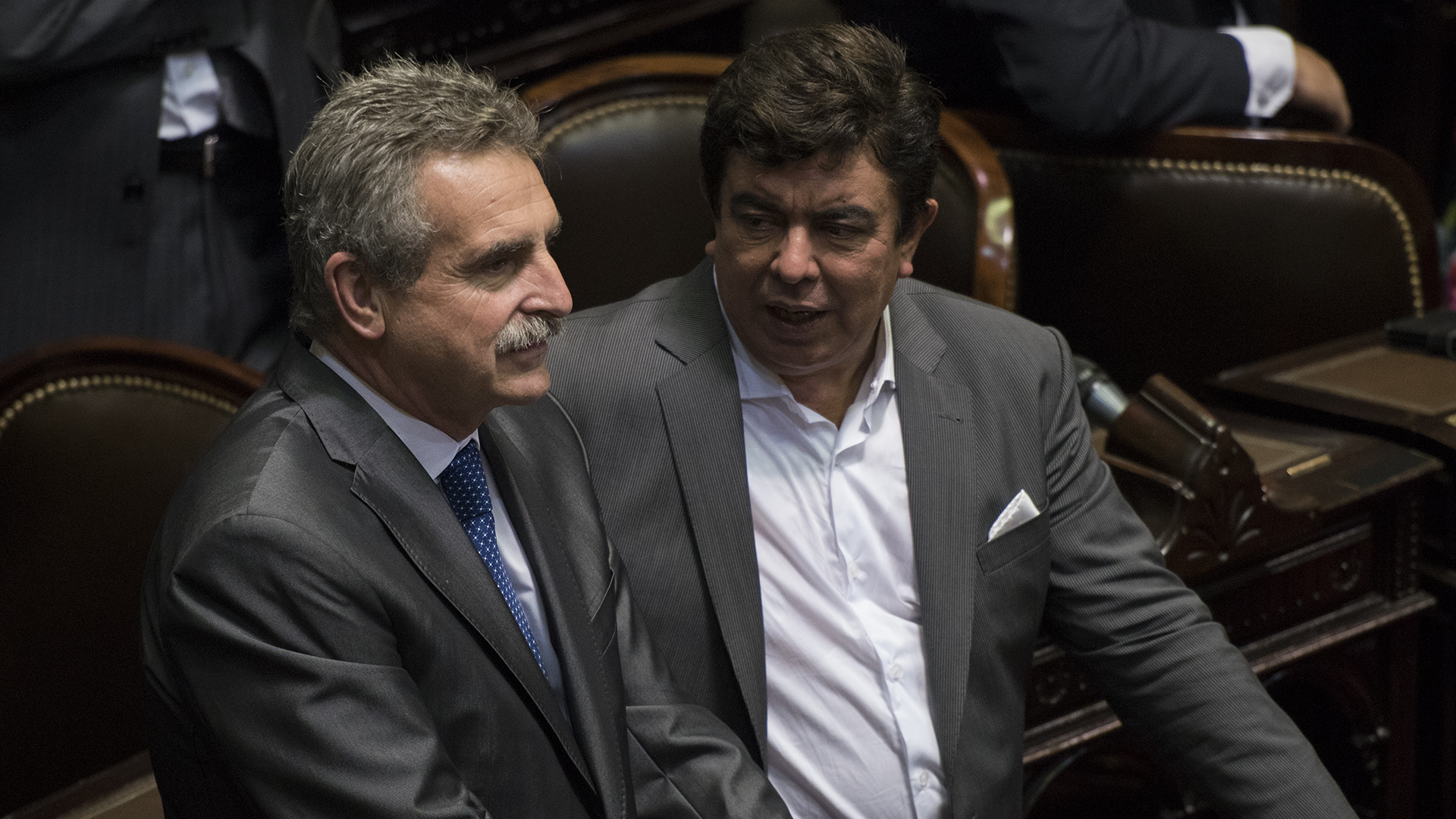 Los legisladores del FPV Agustín Rossi y Fernando Espinoza