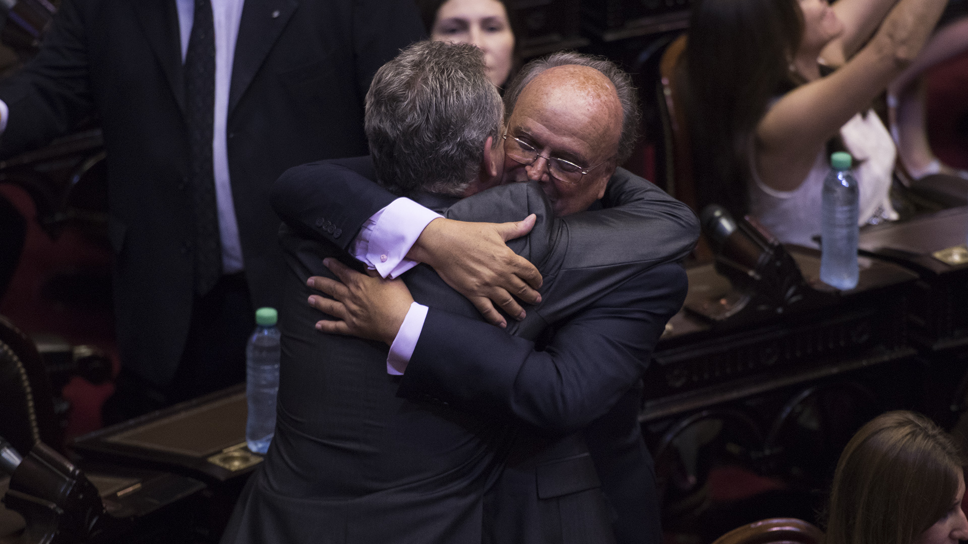 El abrazo entre Agustín Rossi y José Ignacio de Mendiguren