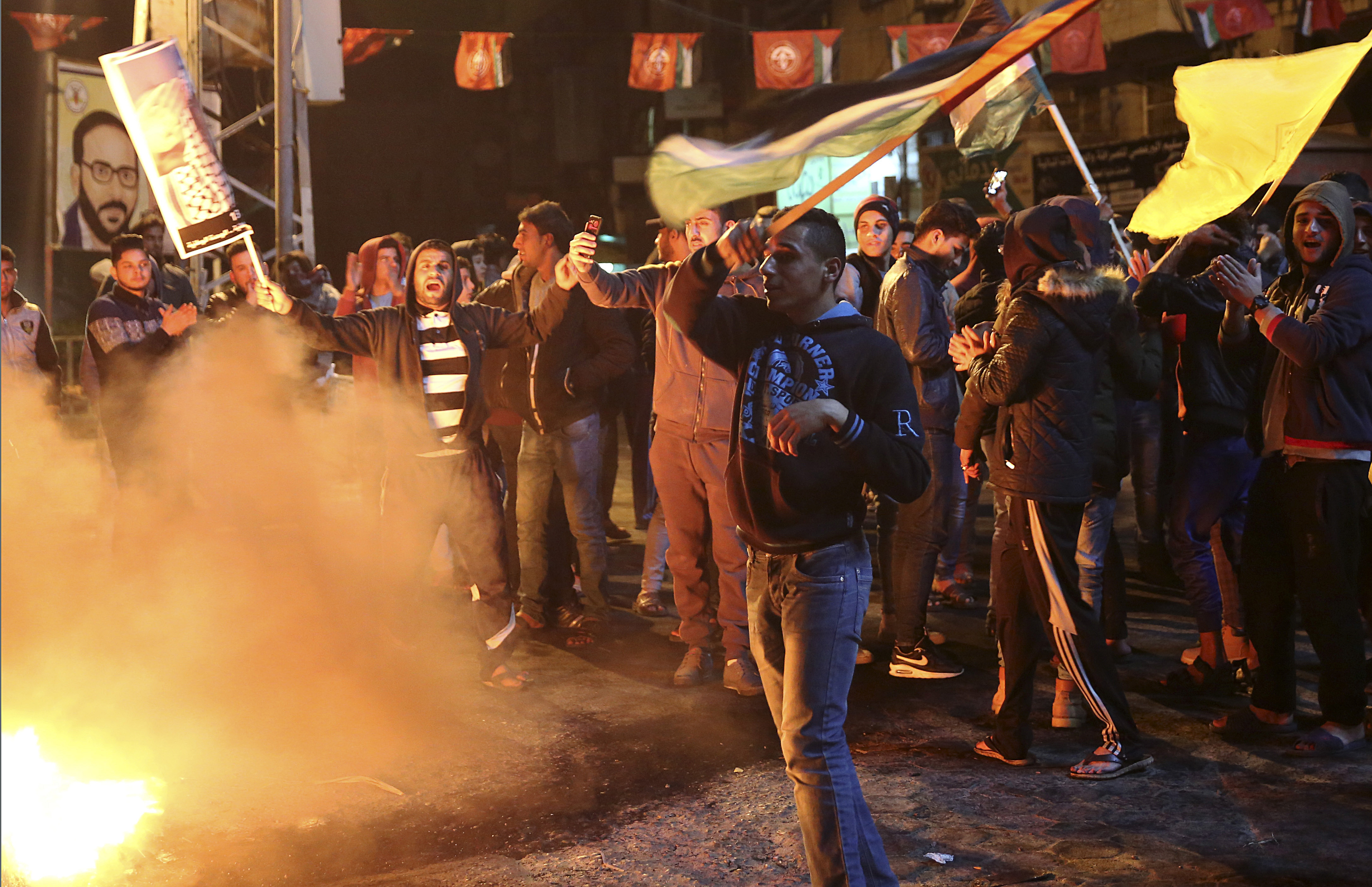 Manifestantes palestinos durante una protesta en Gaza (AP )