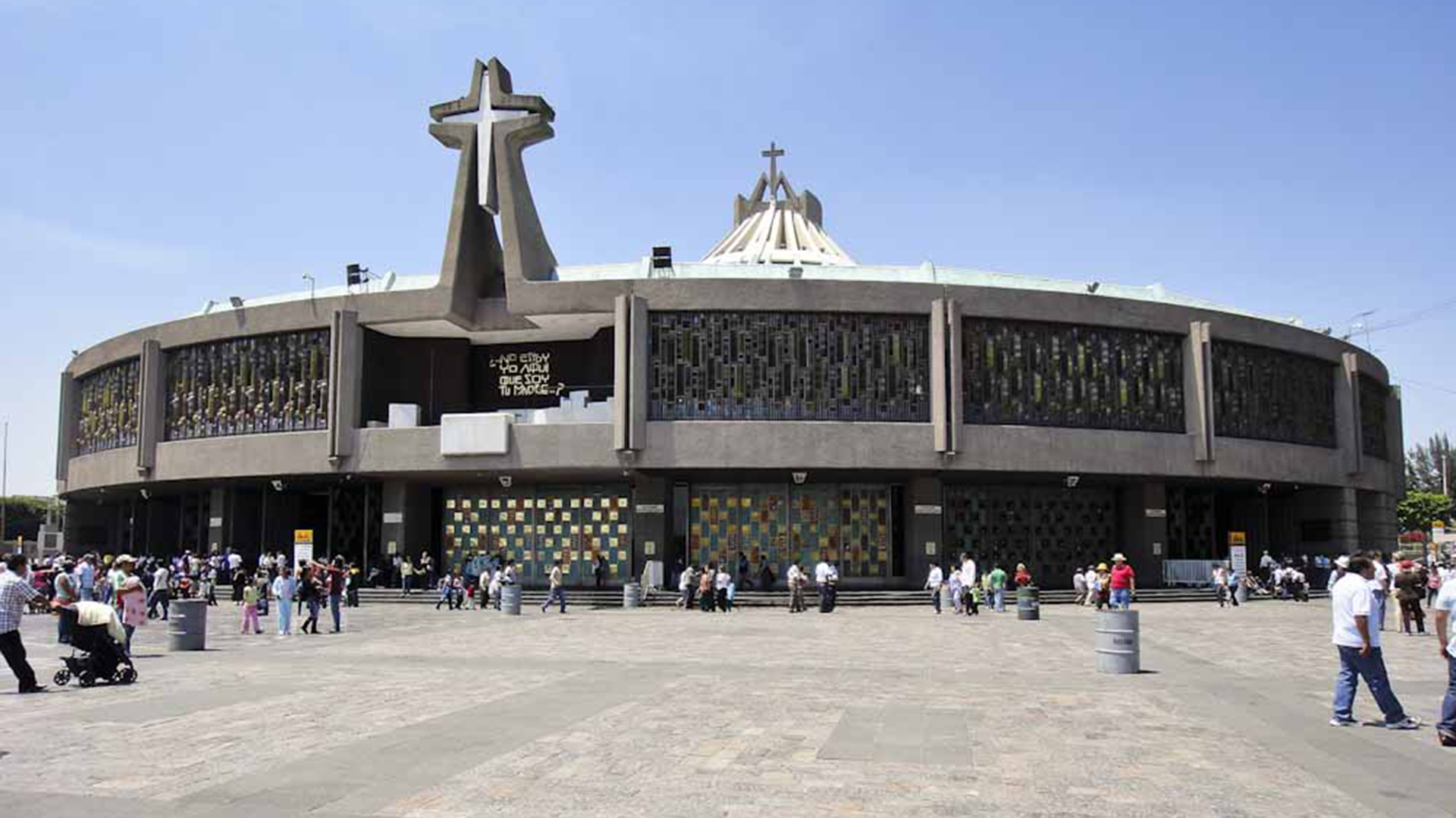 La nueva basílica tiene una capacidad para 10 mil personas