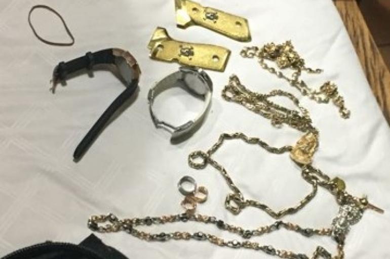 Joyas incautadas por la policía durante la captura de Tom.