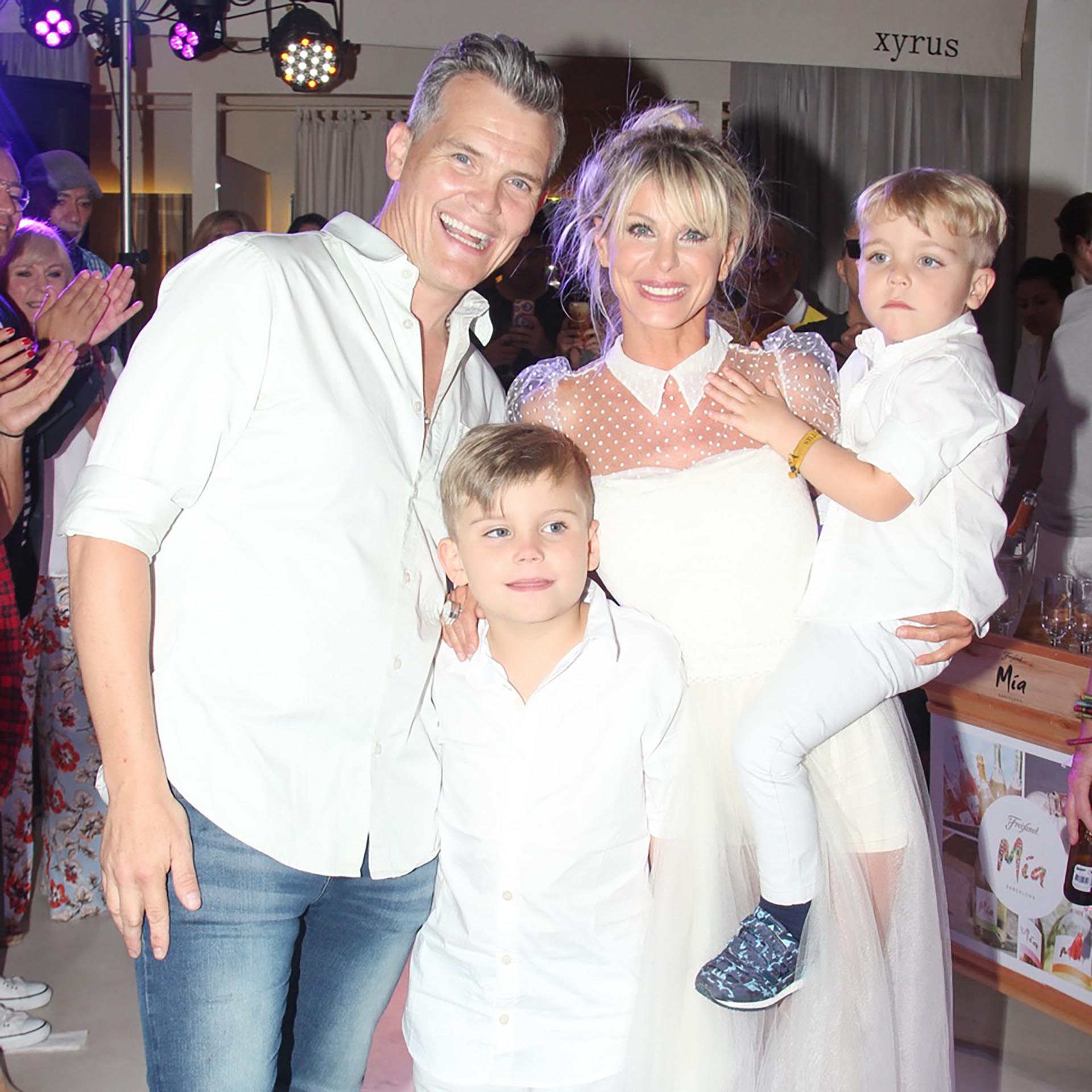 Jimena Cirulnik con su marido, Lucas Kirby y sus hijos, Calder y Tyron