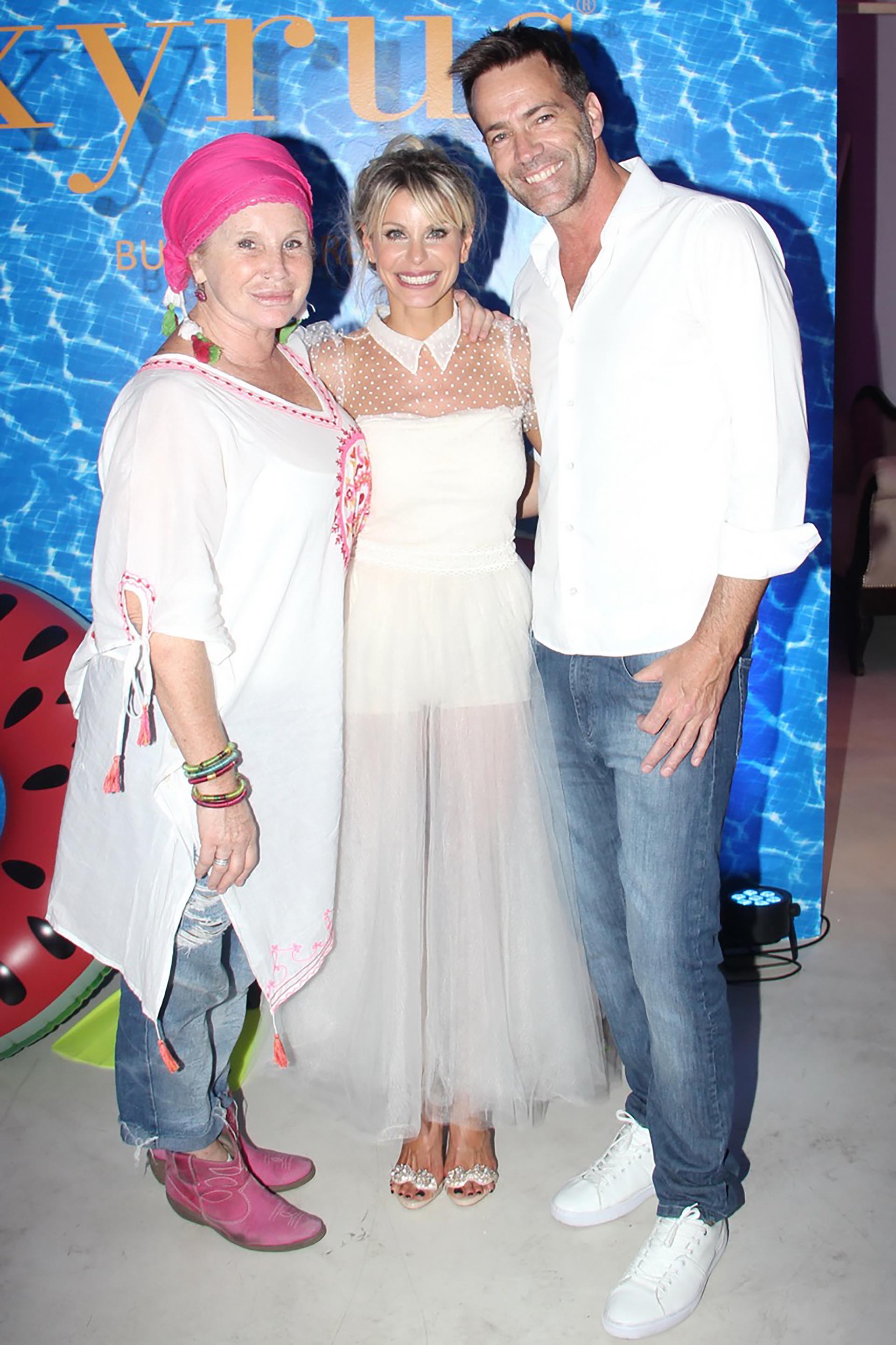 La diseñadora Celina González Balcarce, Jimena Cyrulnik y Tommy Dunster