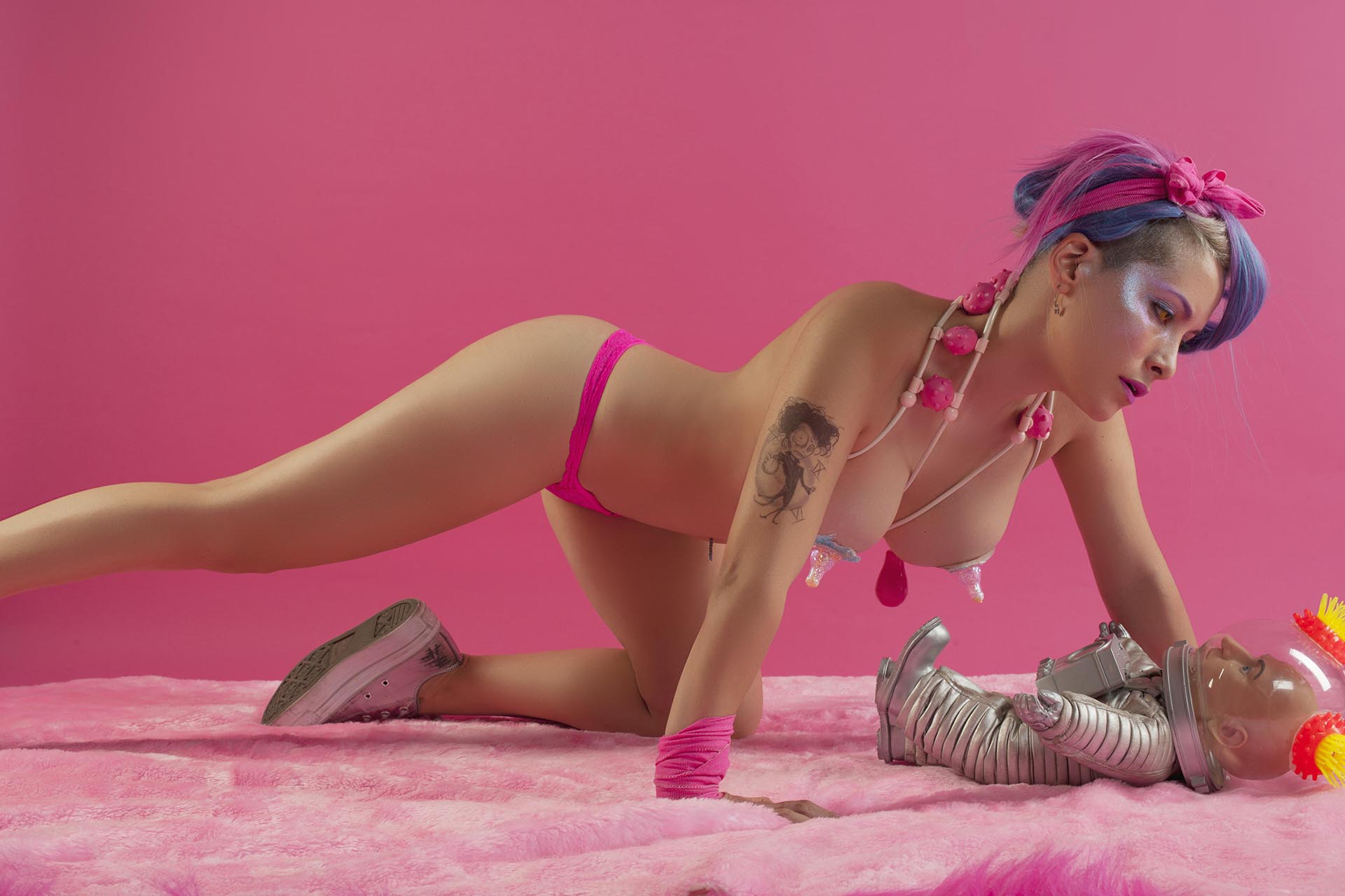 “En las imágenes soy como una especie de juguete, de una astronauta sexy made in China”