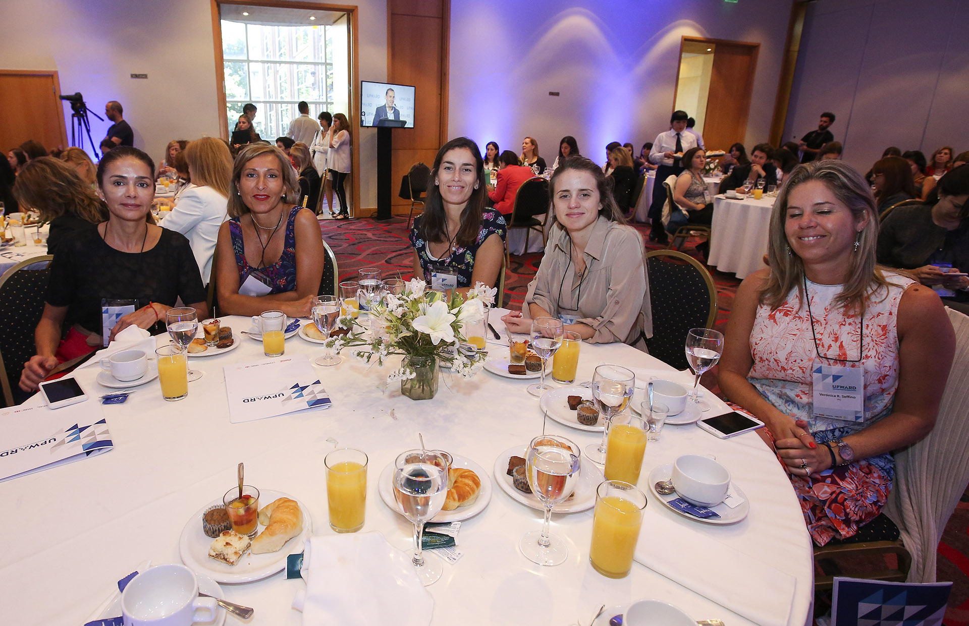 Verónica Franco, Gerente comercial radio mitre ,Mariana Mesa radio mitre, Georgina Barran Inclusión y Diversidad Accenture, Mariana Caizza Marketing gasesosa Flavors Pepsico y Verónica García Seffino IFC