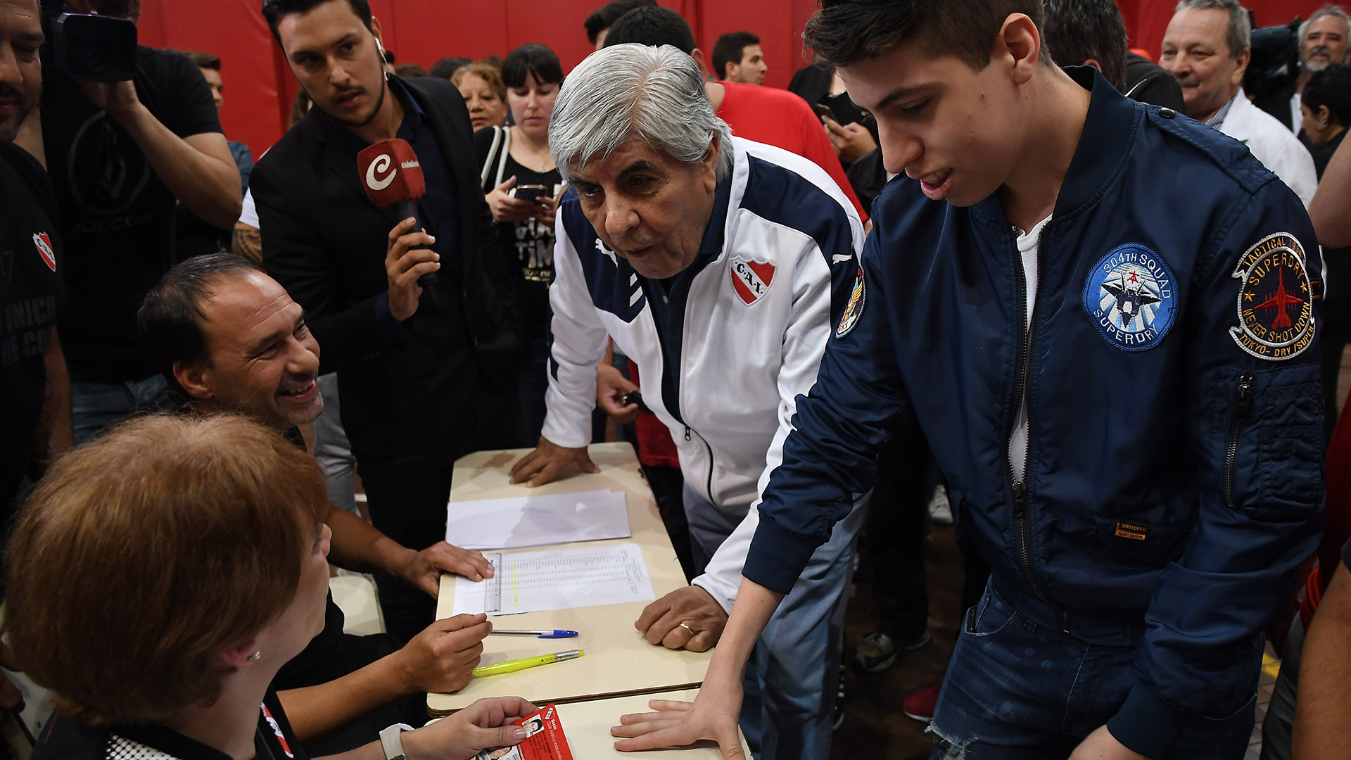 En el 2017 Hugo Moyano fue reelegido como presidente de Independiente (Telam)