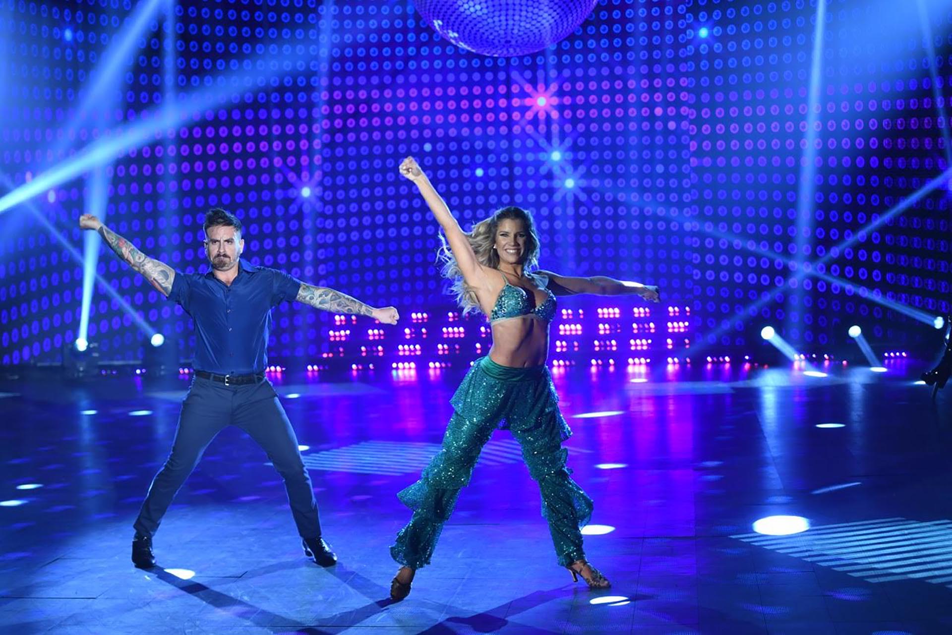 Fede Bal y Laura Fernández bailando Disco