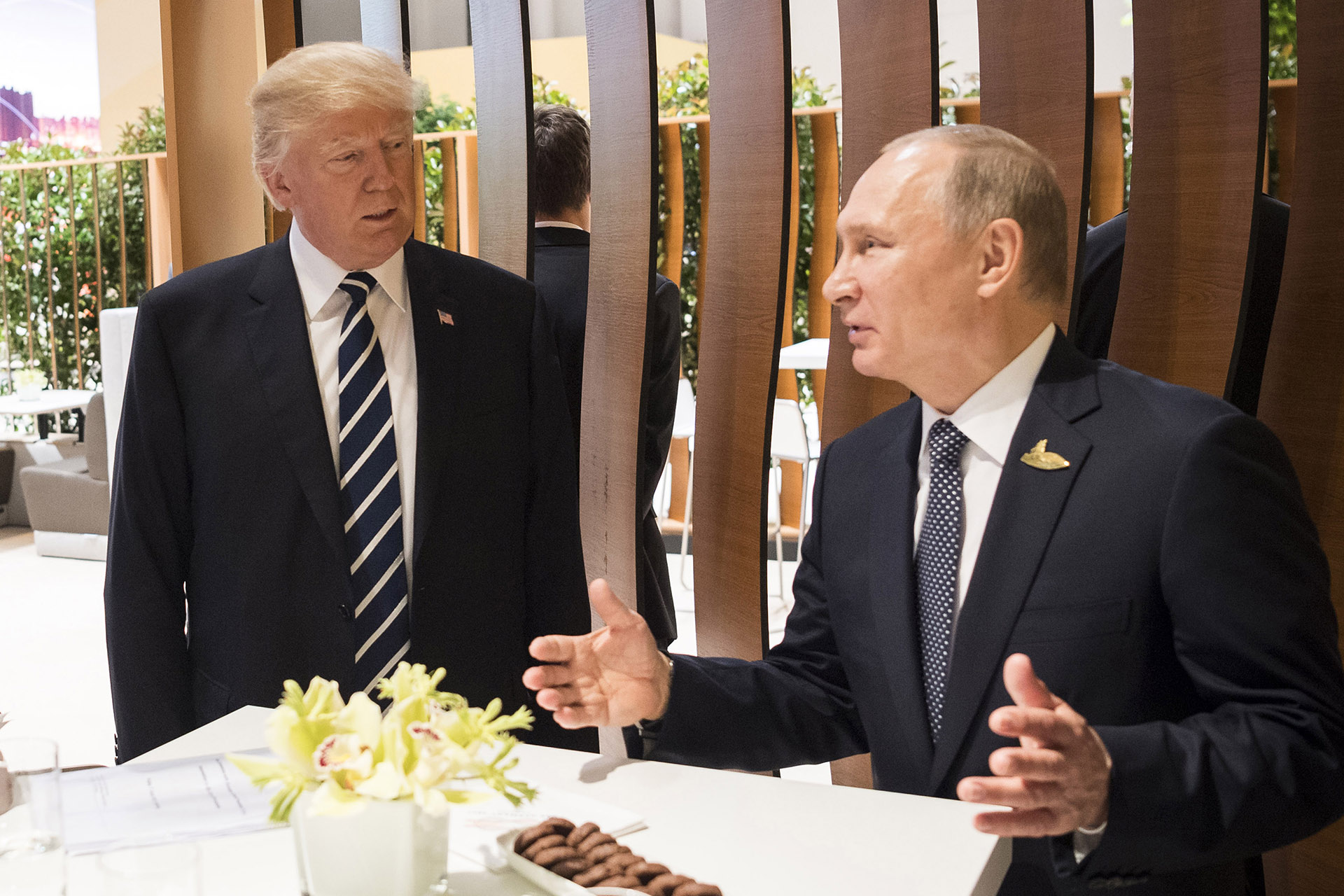 7/7 Donald Trump y Vladimir Putin se reúnen por primera vez en la cumbre del G-20 de Hamburgo, Alemania