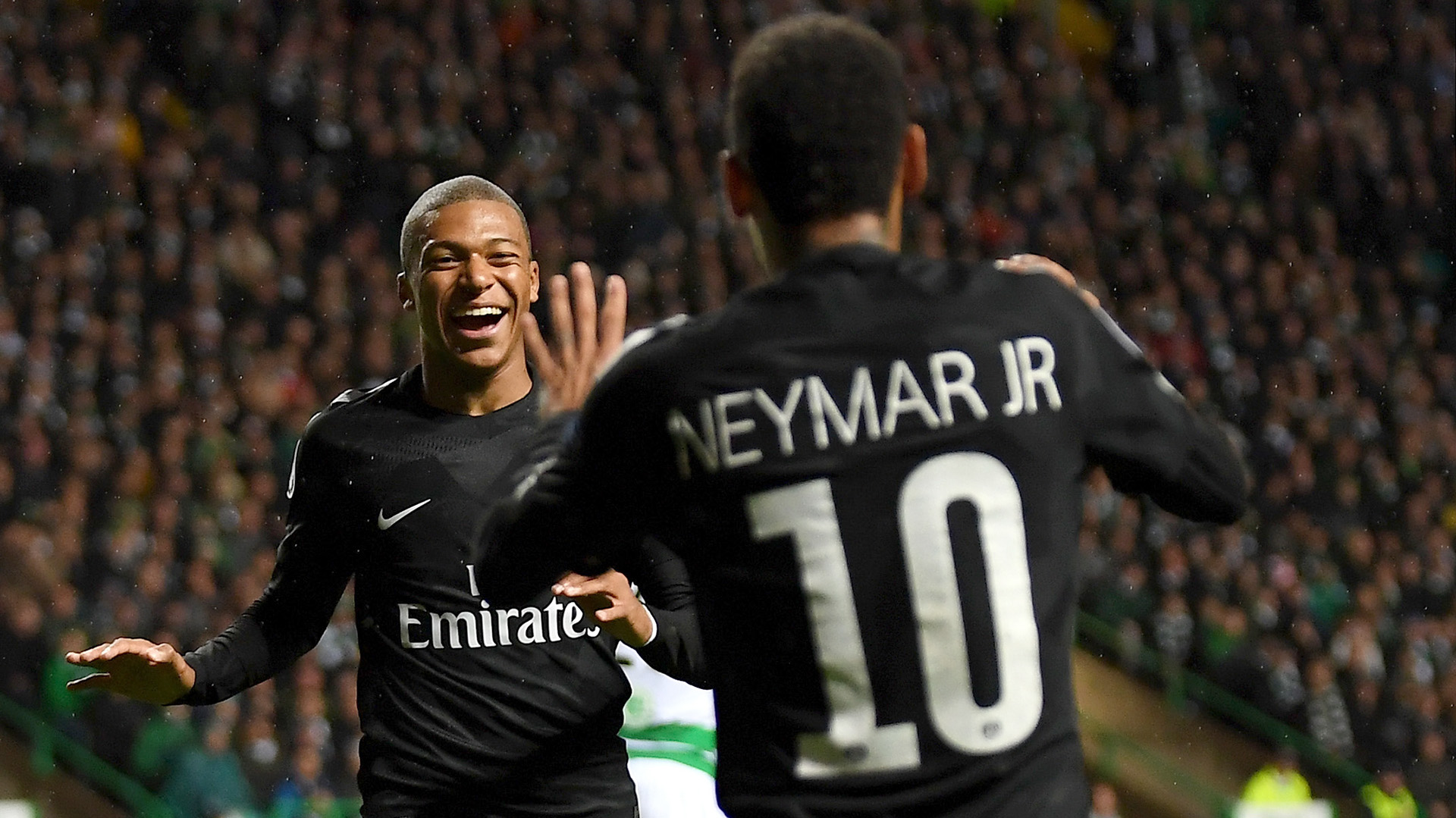 Neymar reconoció que tiene una muy buena relación con Kylian Mbappe en el PSG (Getty Images)