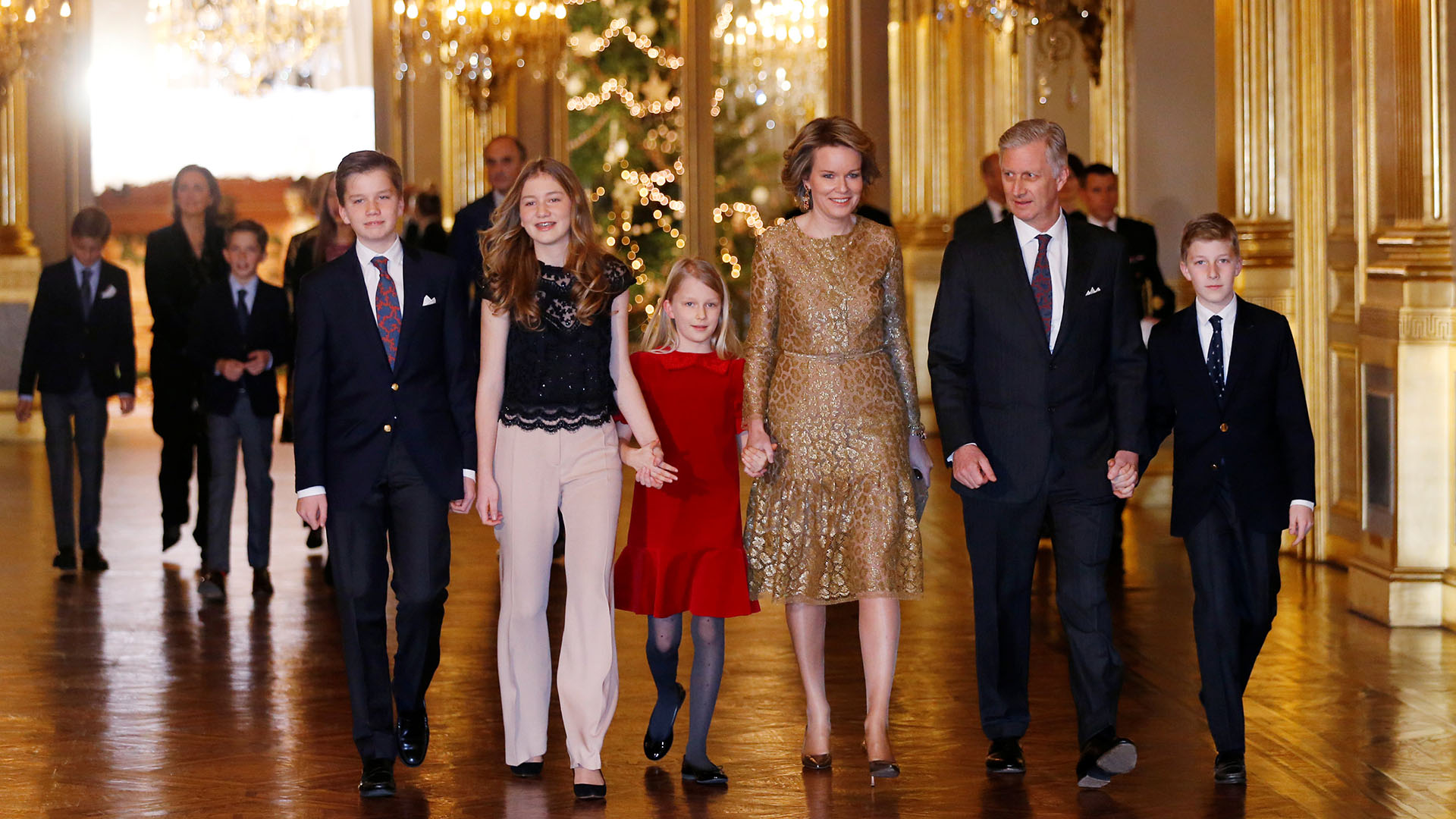 El rey Philippe junto a su mujer Mathilde y sus cuatro hijos: los príncipes Gabriel, Elisabeth, Eleonore y Emmanuel