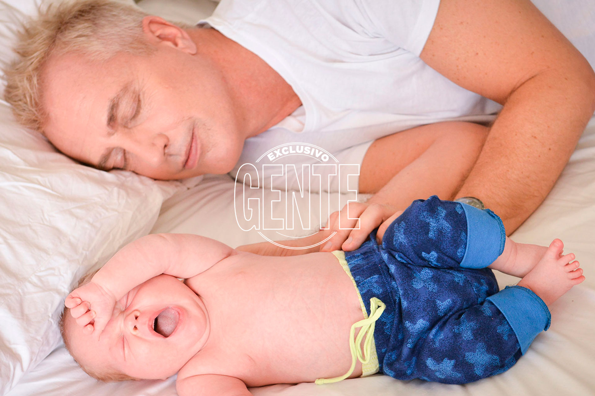 La siesta de padre e hijo. Foto: Fabián Uset/GENTE