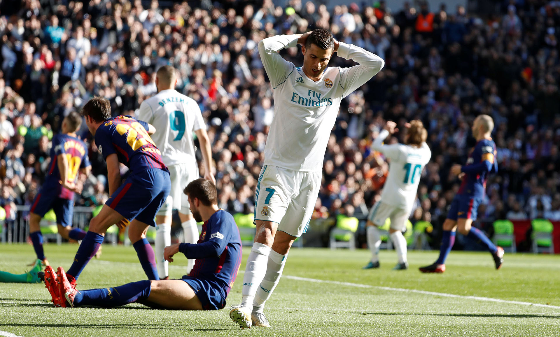 La derrota en el ‘Clásico’ ante el Barcelona, inició la crisis del Real Madrid (Reuters)