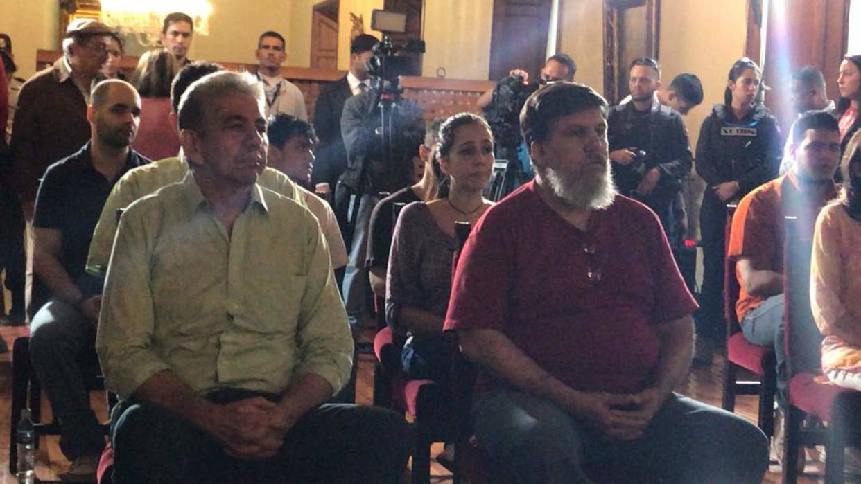 Varios liberados ante la Asamblea Nacional Constituyente