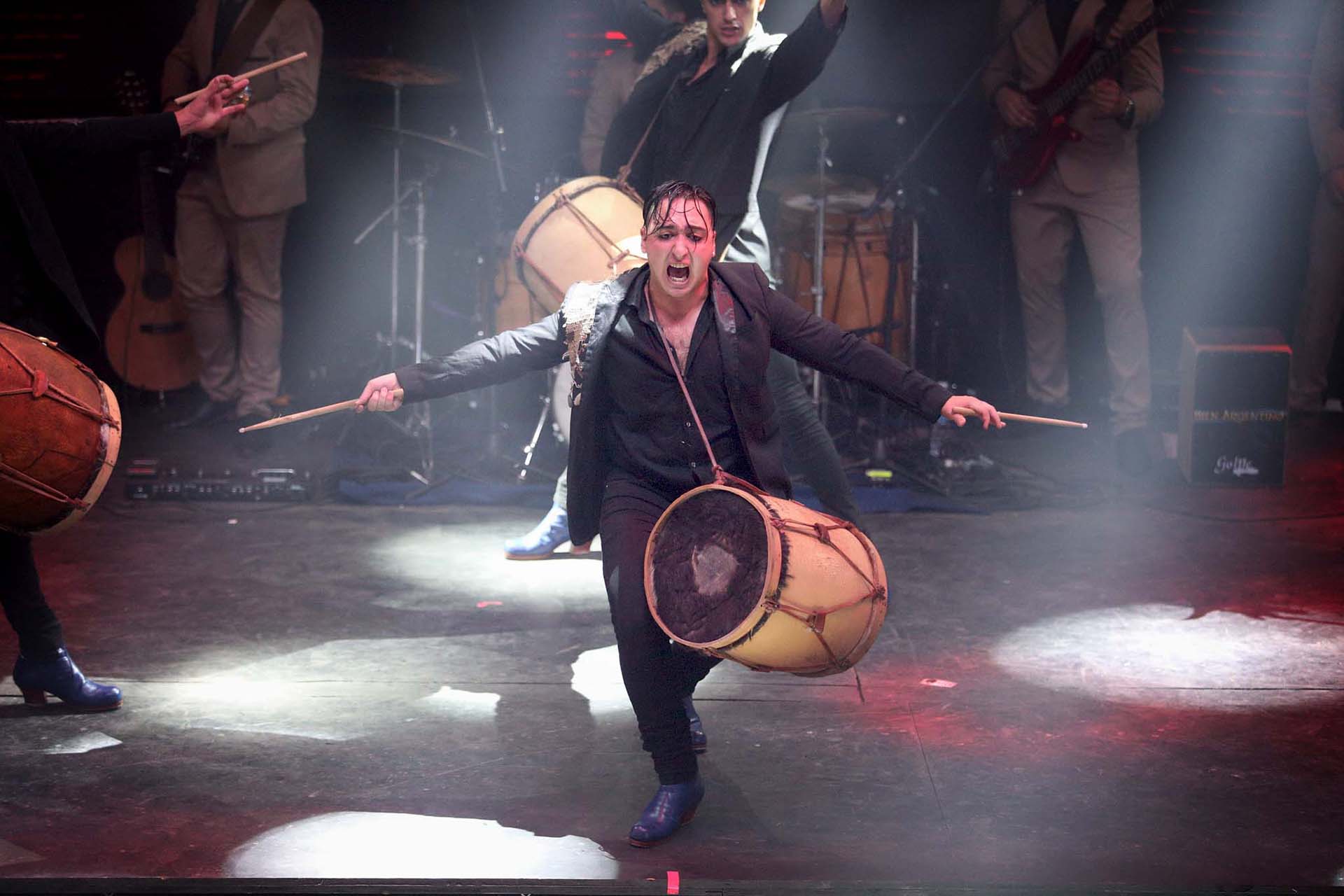Un show totalmente renovado que se centra en la música tradicional argentina, con homenajes a diversos exponentes del folclore