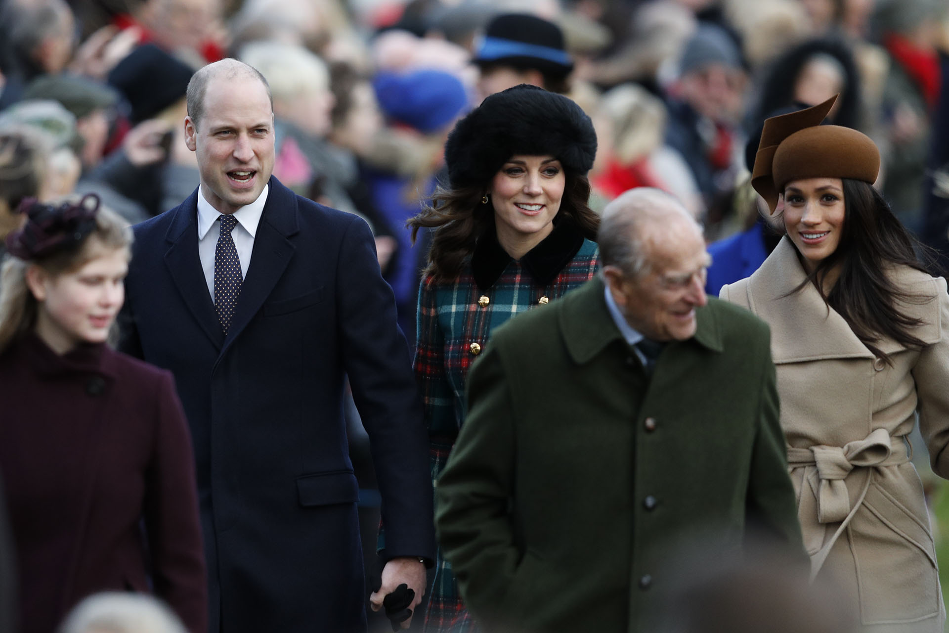 Catalina de Cambridge y Meghan Markle: duelo de estilos bien diferentes para la ceremonia religiosa de Navidad