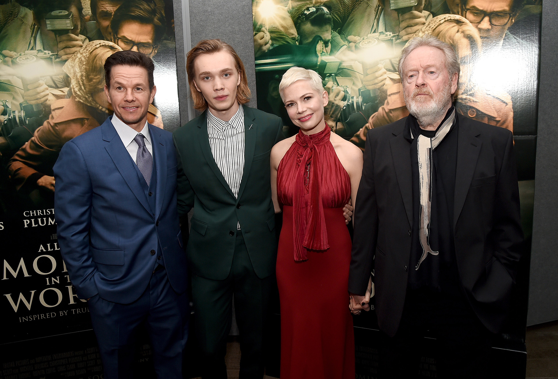Felices durante la presentación: Mark Wahlberg, Charlie Plummer, Michelle Williams y Ridley Scott /// Fotos: Getty Images