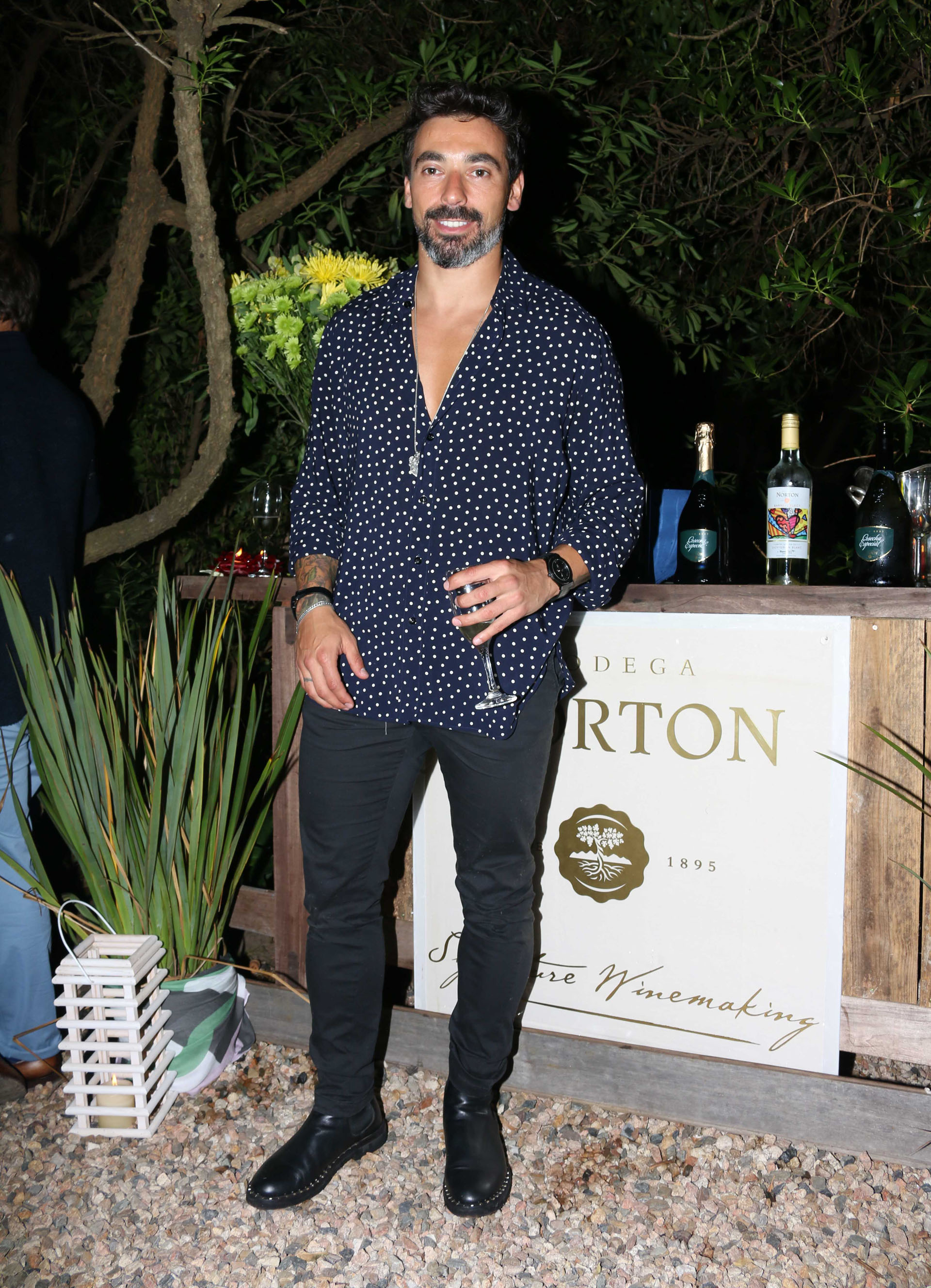 Ezequiel “El Pocho” Lavezzi también probó la línea Signature Winemaking.