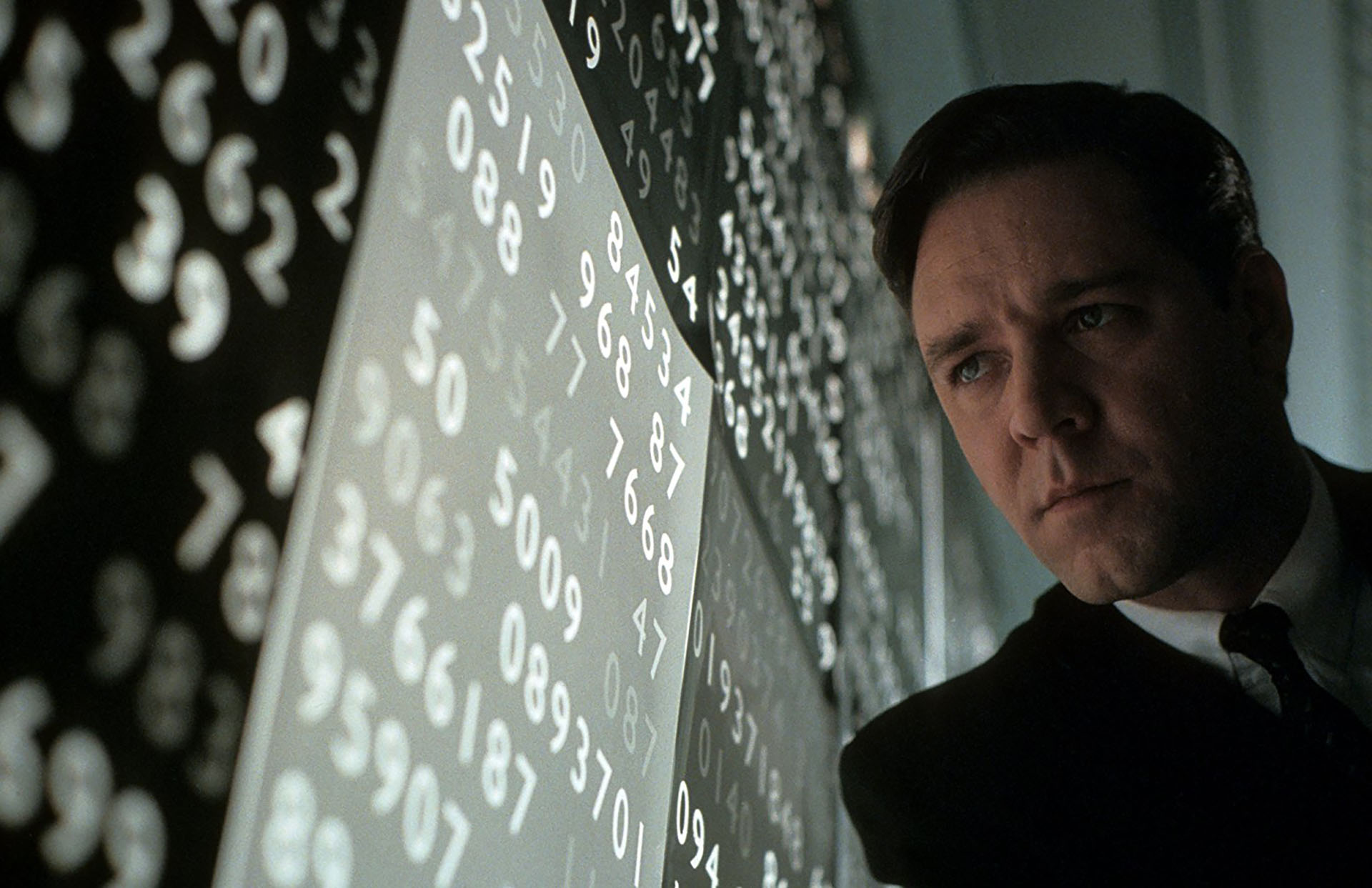 Una mente brillante (2002) – 59ª edición. Dirigida por Ron Howard. Ganó 4 Globos de Oro: mejor película, mejor actor, mejor guión y mejor actriz de reparto