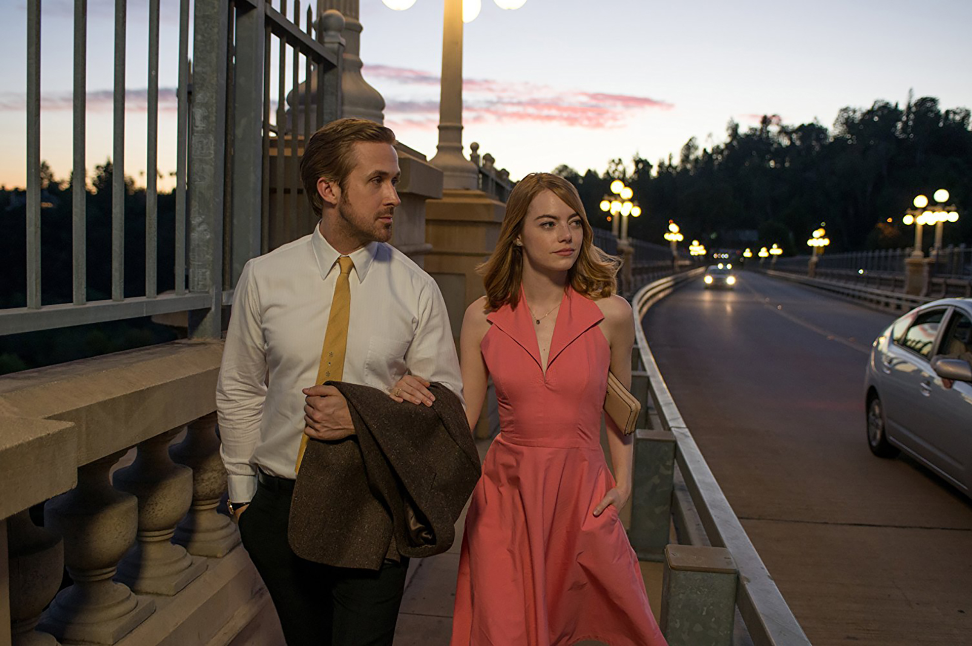 La La Land (2017) – 74ª edición. Dirigida por Damien Chazelle. Ganó 6 Globos de Oro: mejor película, mejor director, mejor guión, mejor actriz, mejor actor y mejor banda sonora
