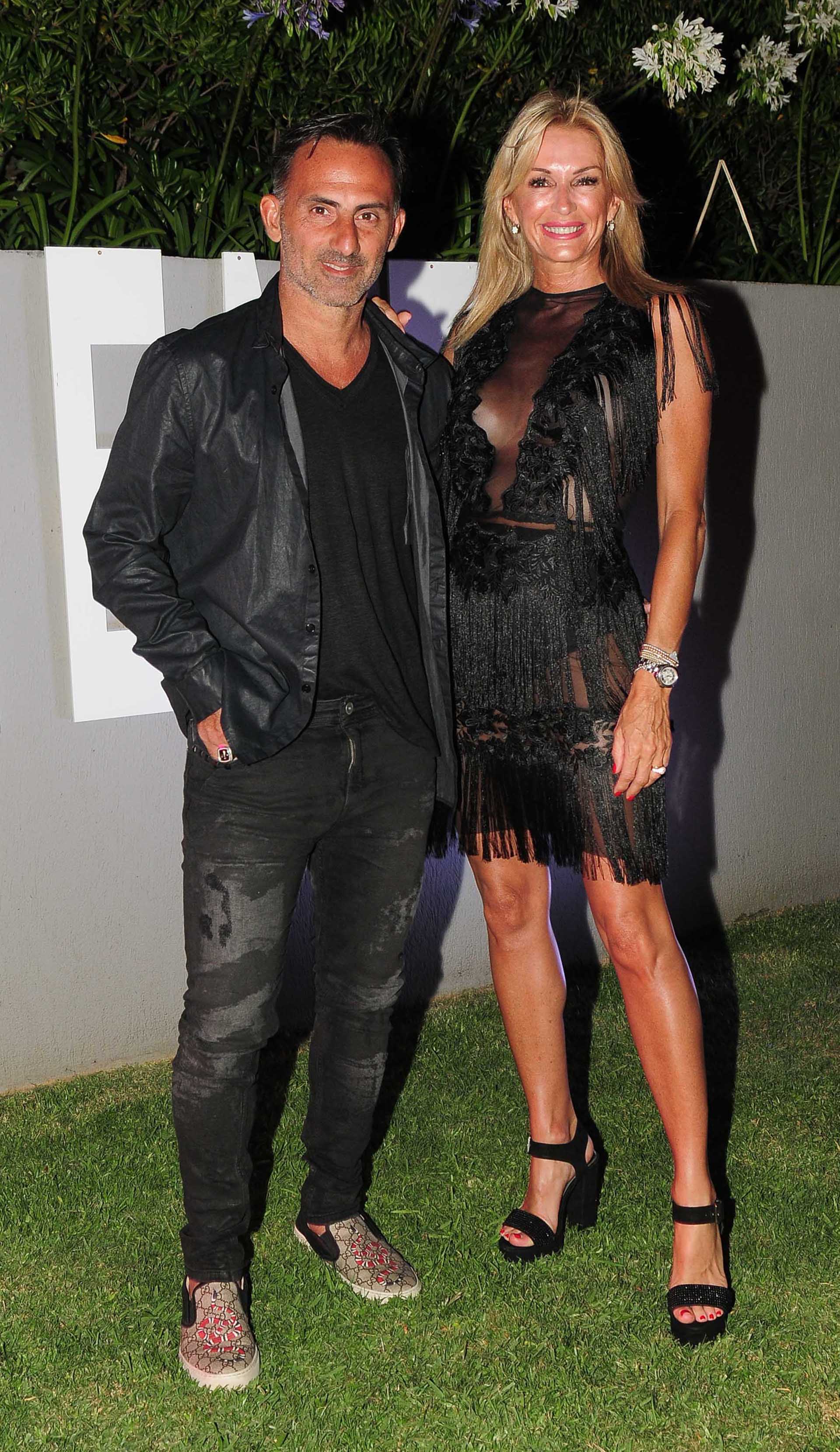 Yanina Latorre con transparencias y flecos por Verónica Far y Saverio Di Ricci. Diego Latorre, por Barbatos y panchas Gucci