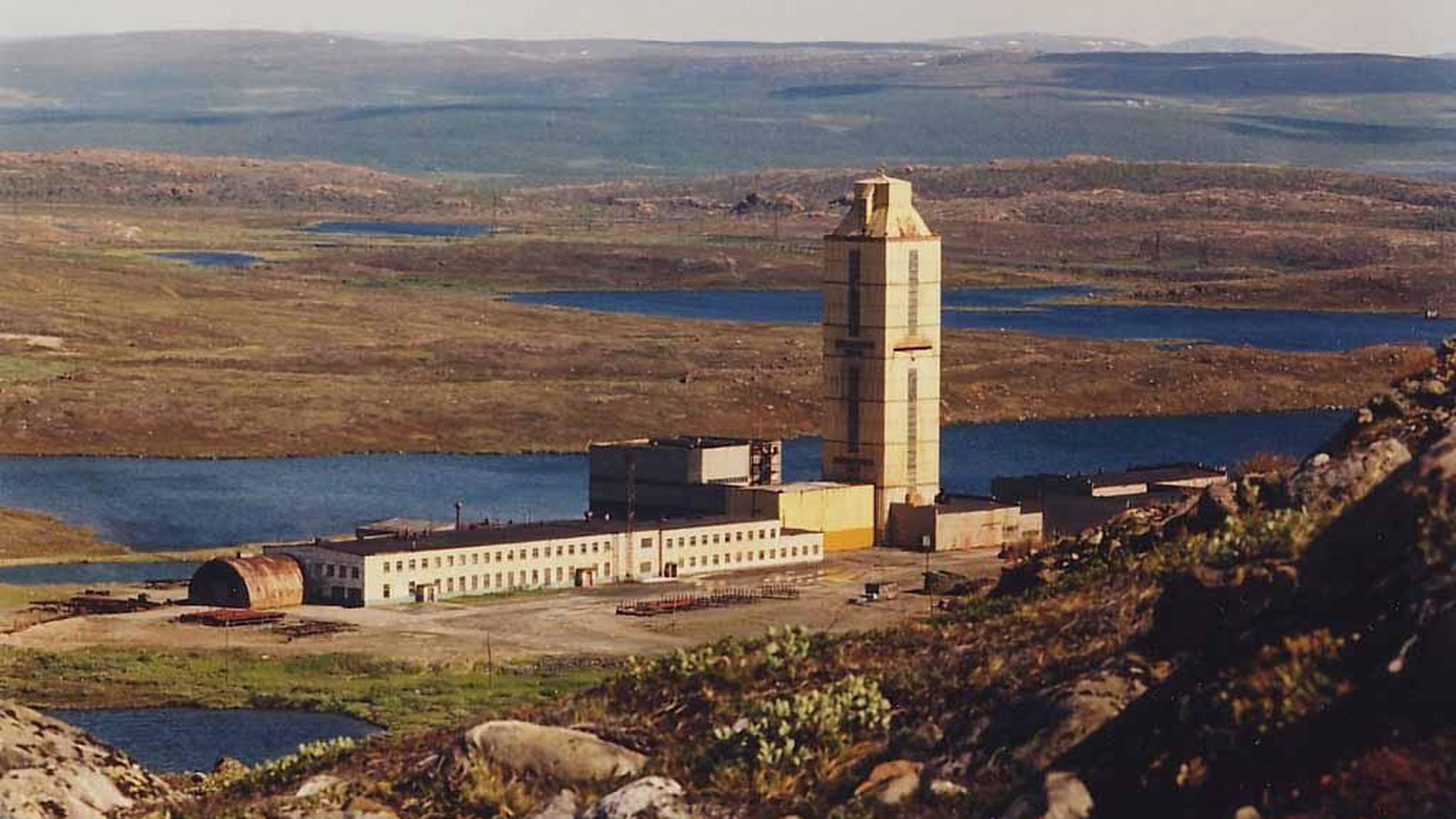 El pozo SG-3 de la Península de Kola, en Rusia, mide 22 centímetros de ancho y se dejó de perforar en 1994