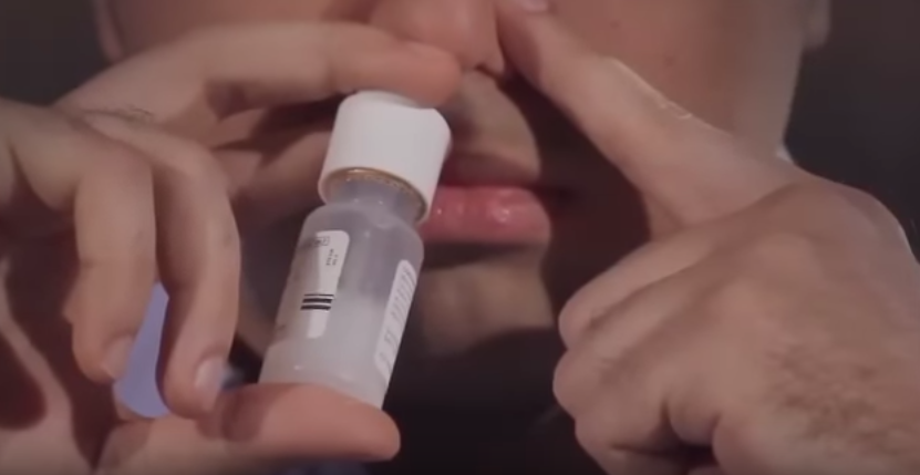El pulverizador contiene naloxona