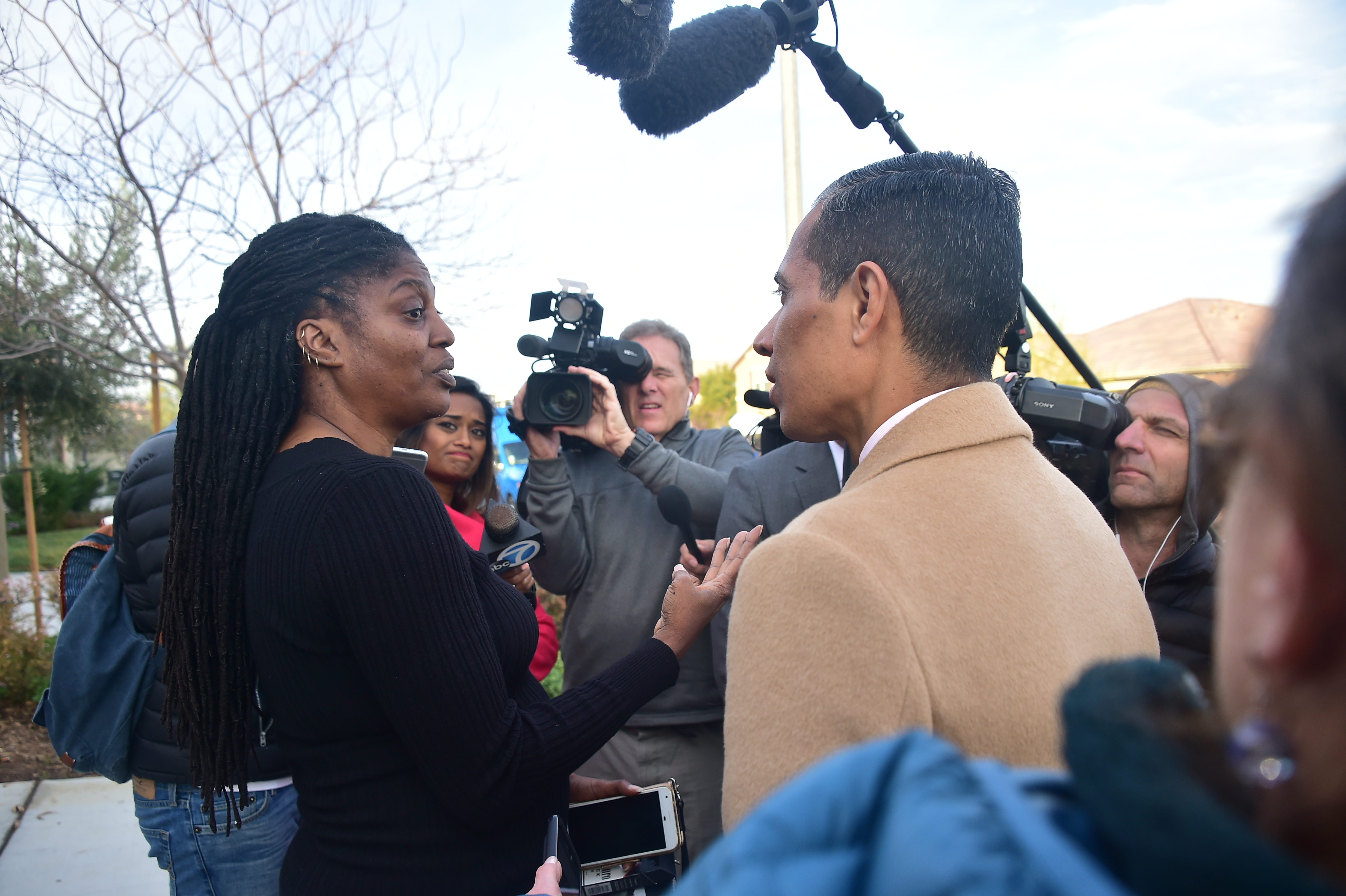 Kimberly Milligan habla con los periodistas (AFP)