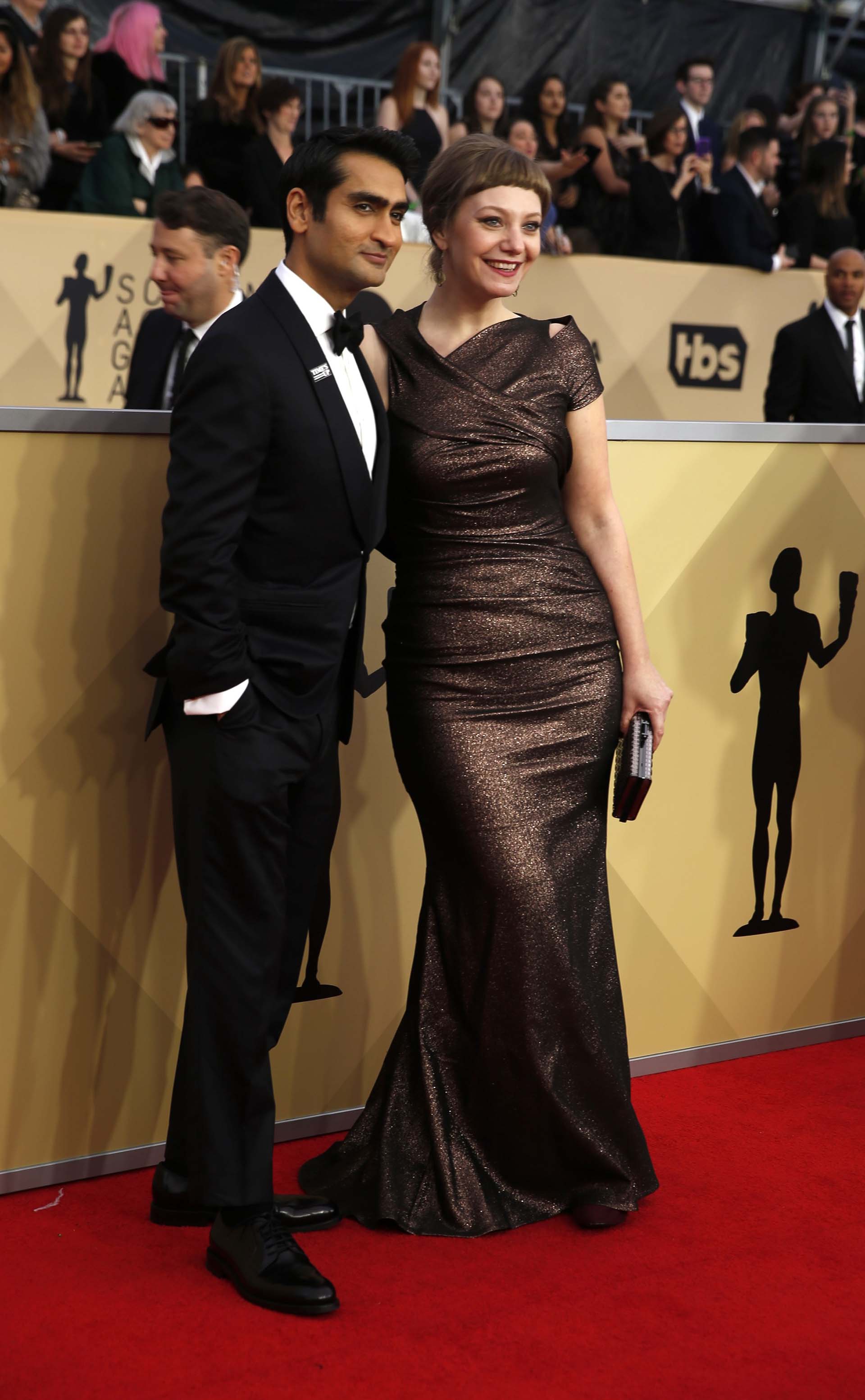 Kumail Nanjiani y Emily V. Gordon (REUTERS/Monica Almeida)