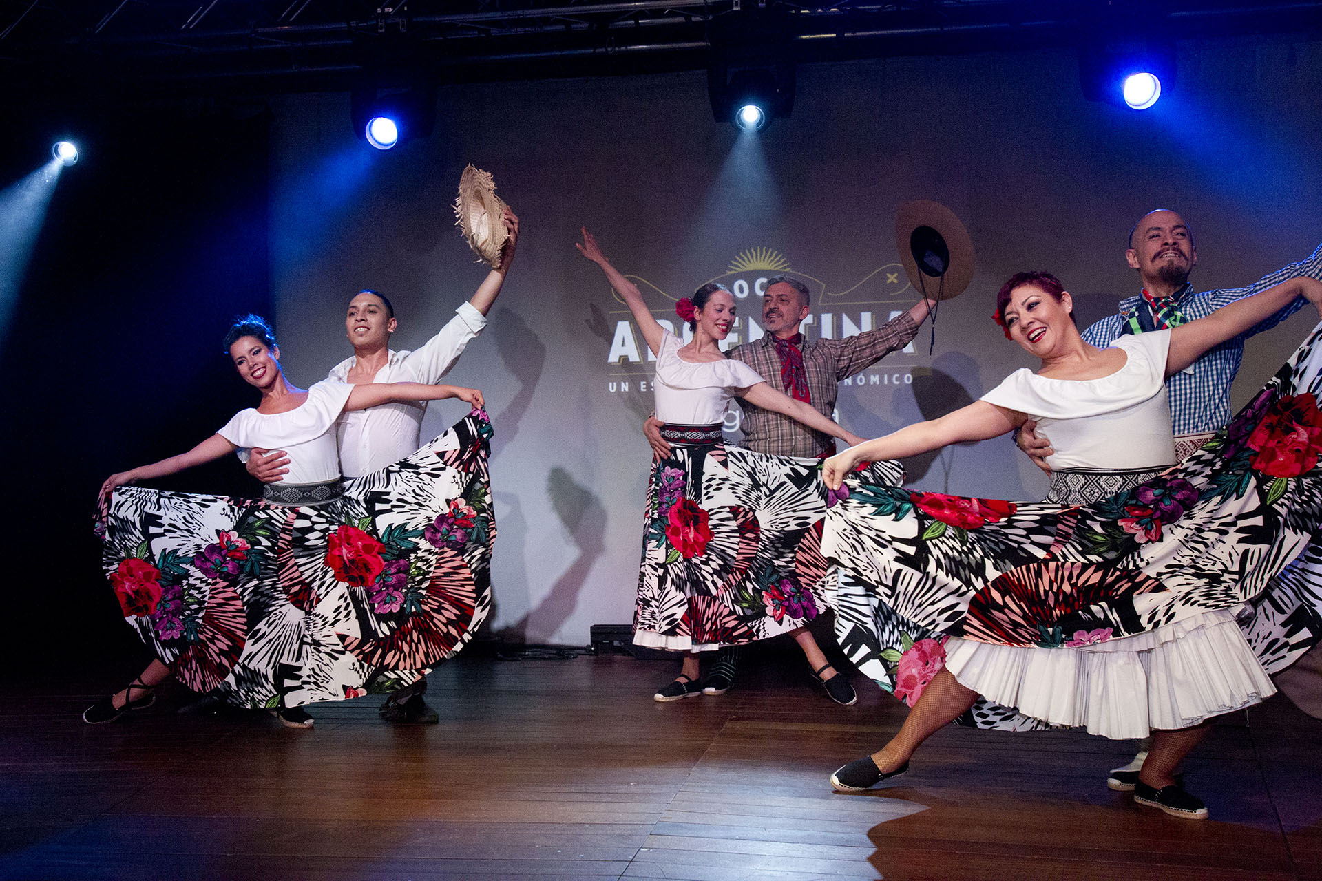 Argentina conquista a turistas de todas partes. Espectáculos, sabor y música del país al mundo.