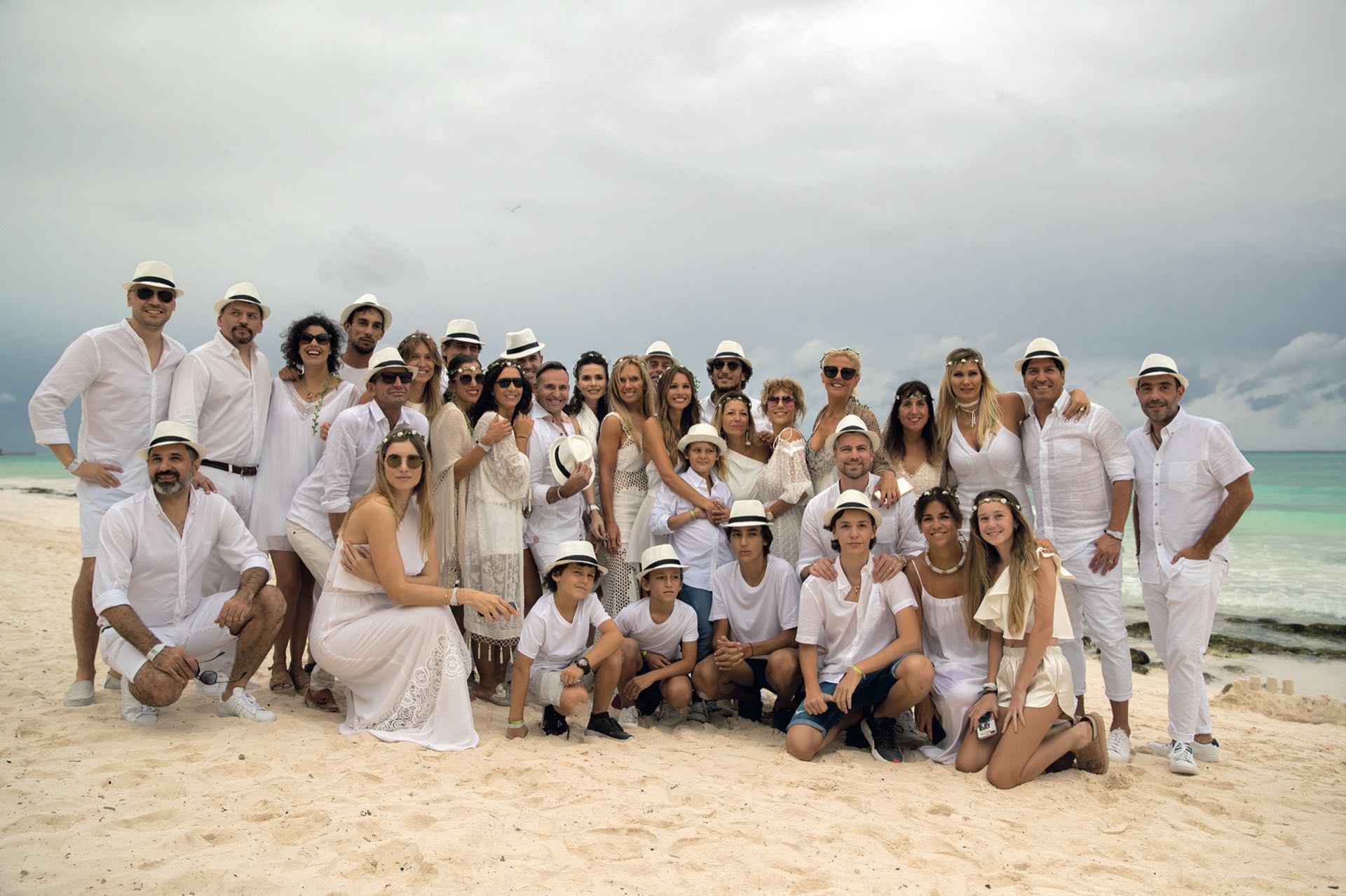 La fotos con sus amigos que viajaron desde Buenos Aires, Miami y Santiago de Chile para estar con la diosa de Muse.