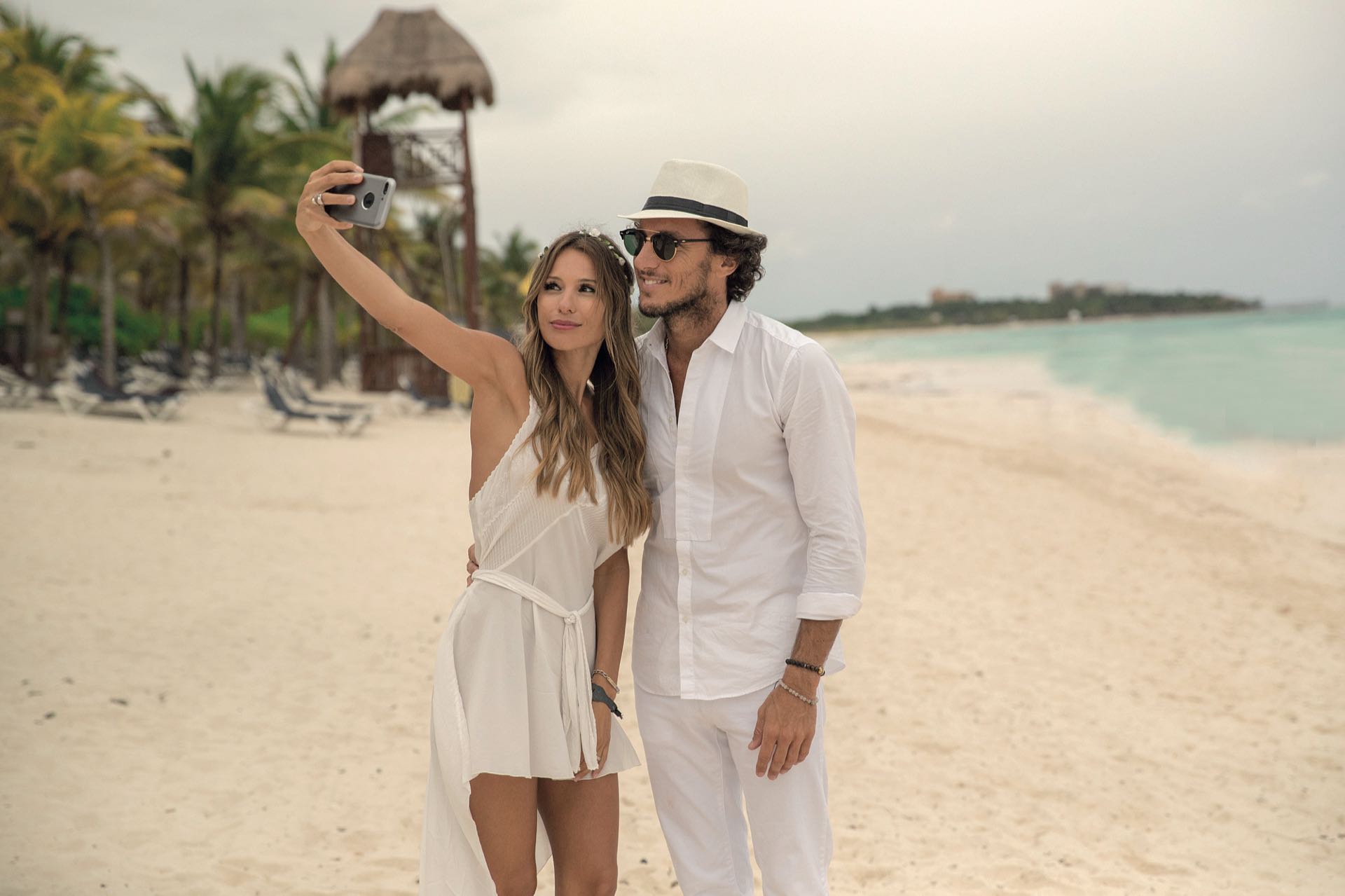 Una selfie junto al mar. Pico y Pampita habían limado asperezas en Punta del Este y en la Riviera Maya llegó la reconciliación definitiva.