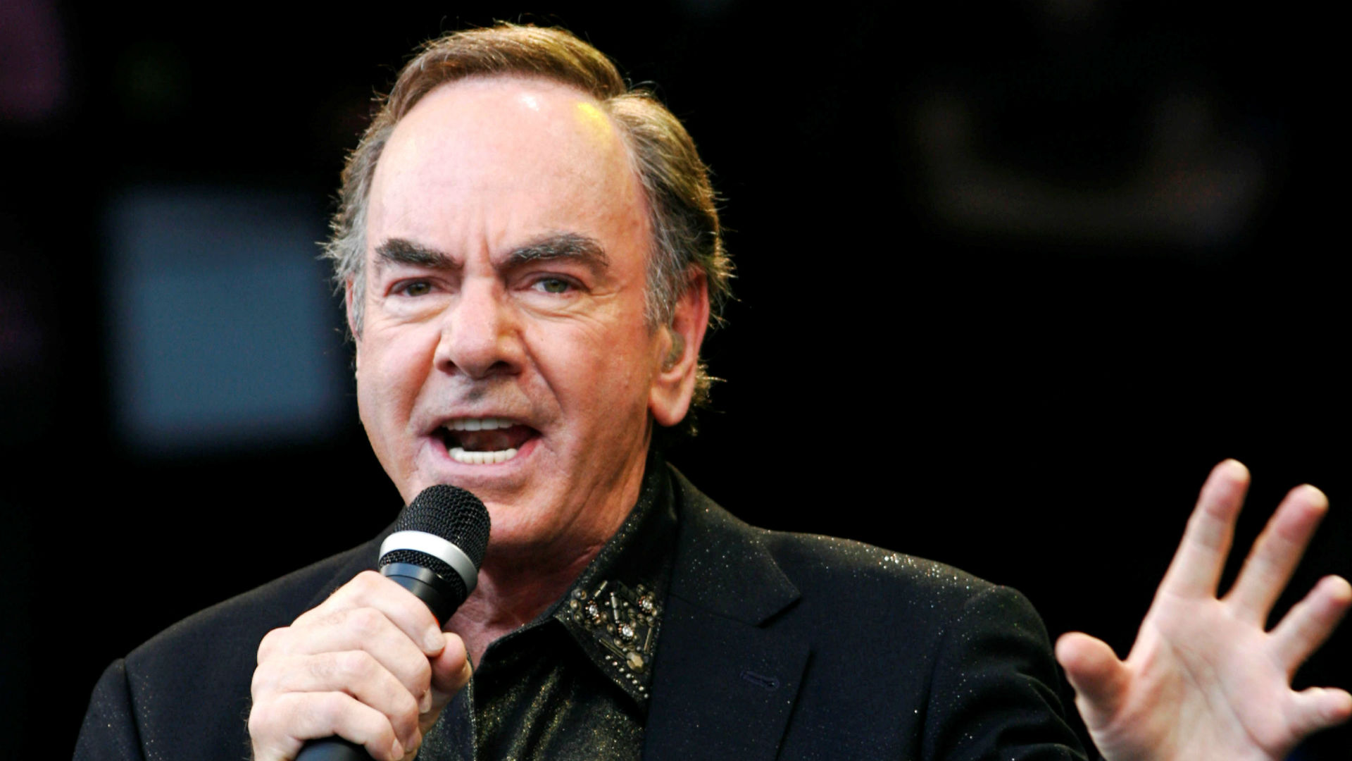 Neil Diamond durante el Festival de Glastonbury en 2008 (Reuters)