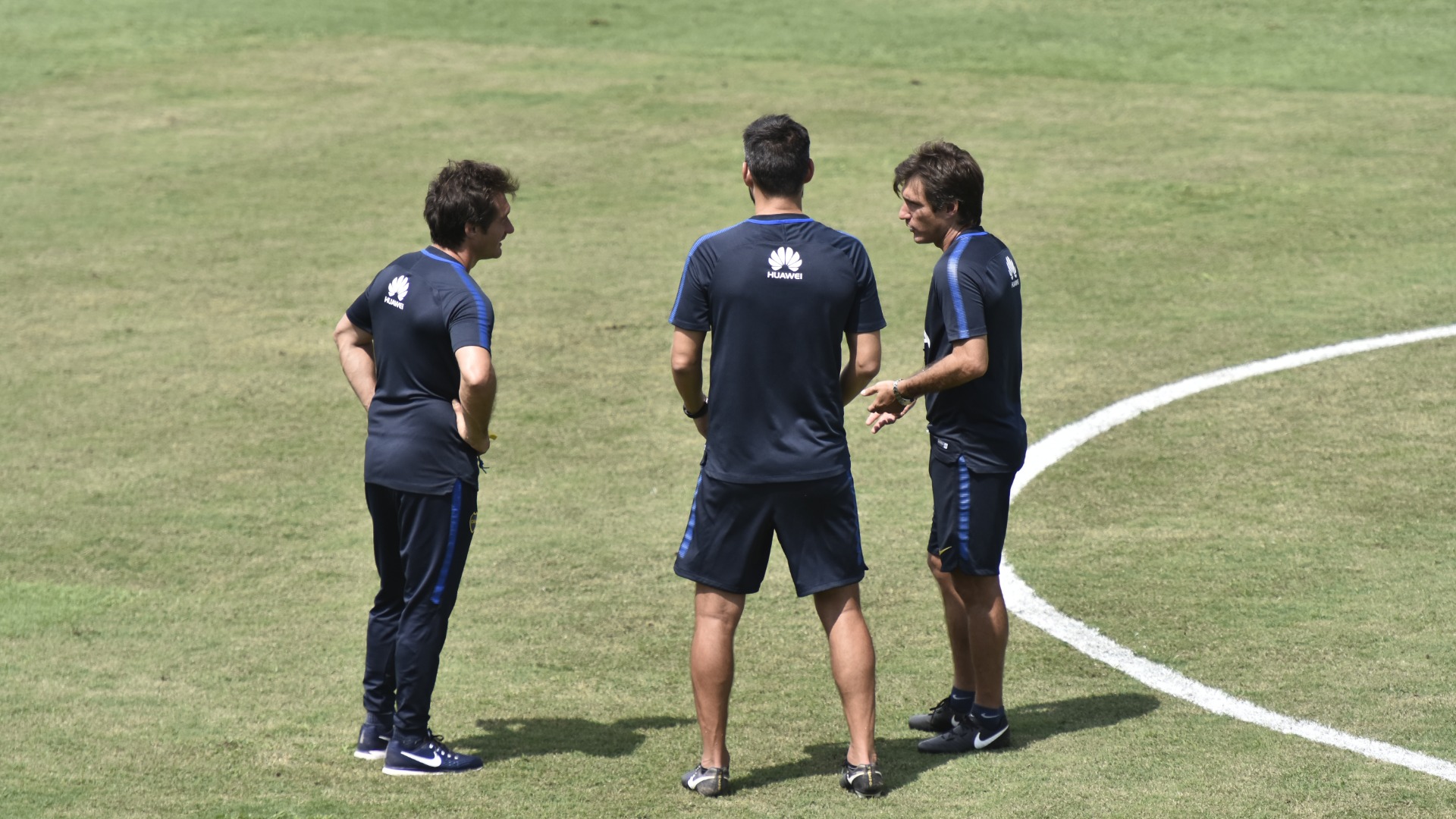 Guillermo Barros Schelotto no confirmó el equipo para enfrentar a Colón