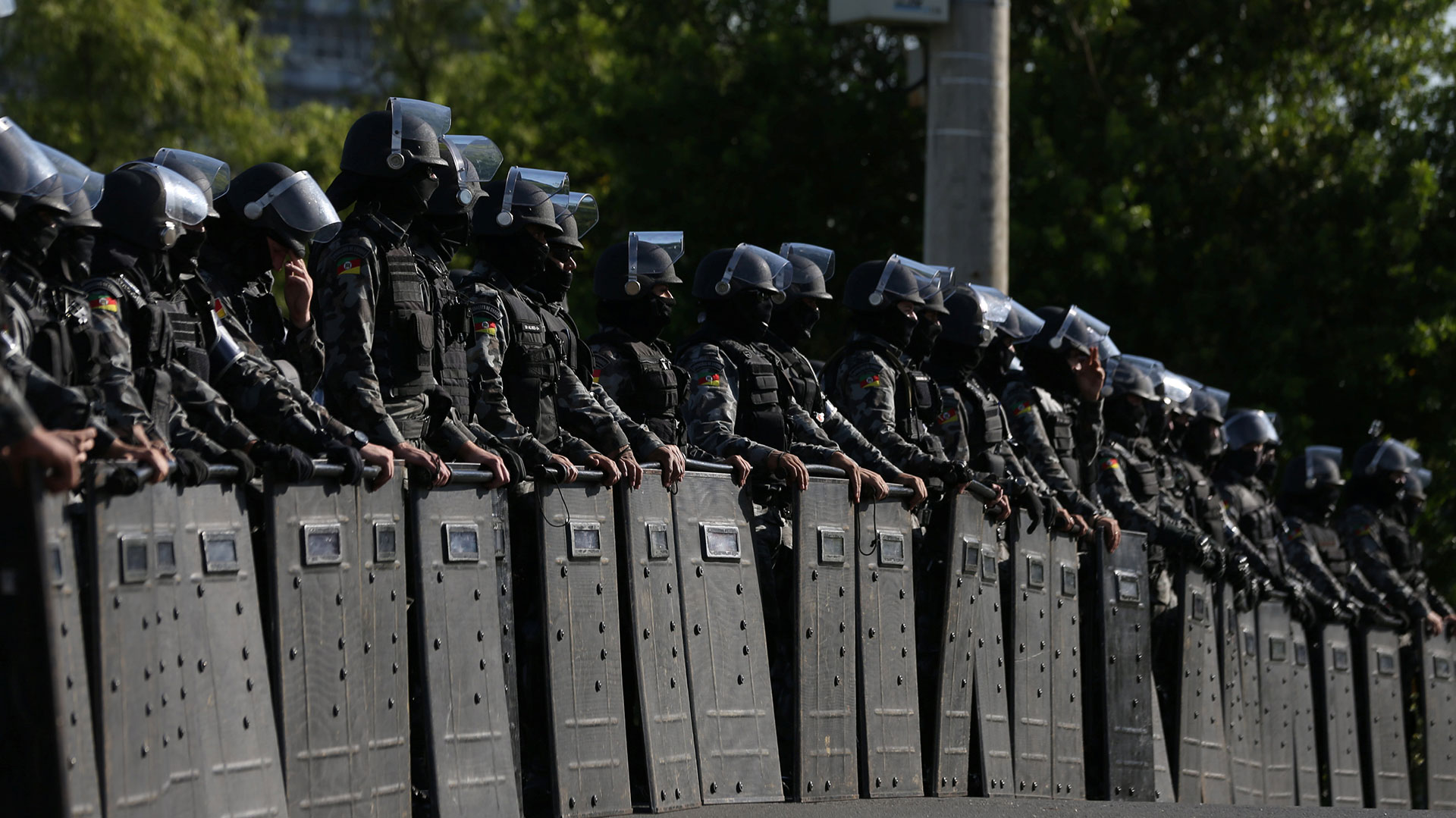 El operativo de seguridad alrededor del juzgado (Reuters)