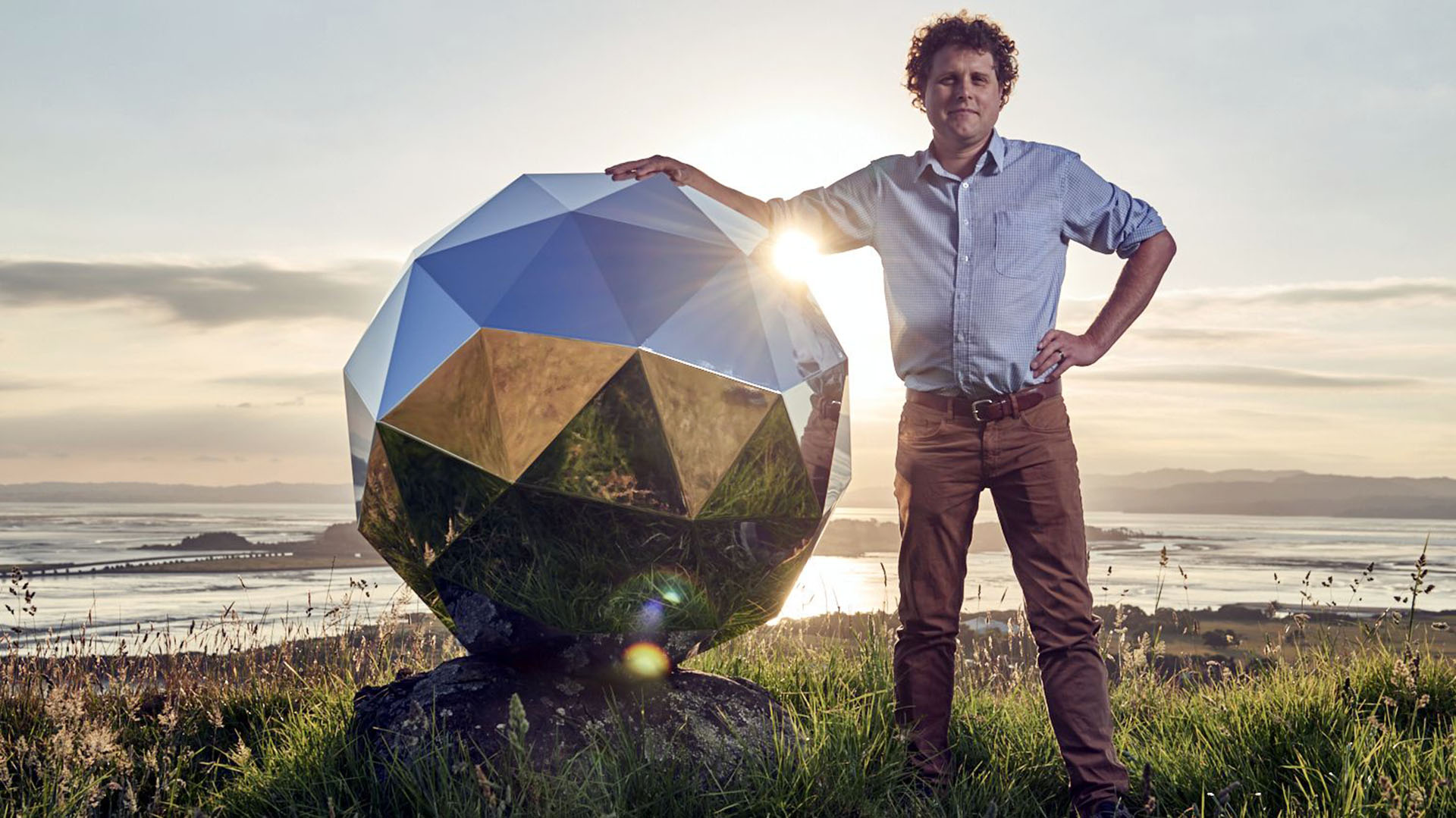 Peter Beck junto a Humanity Star