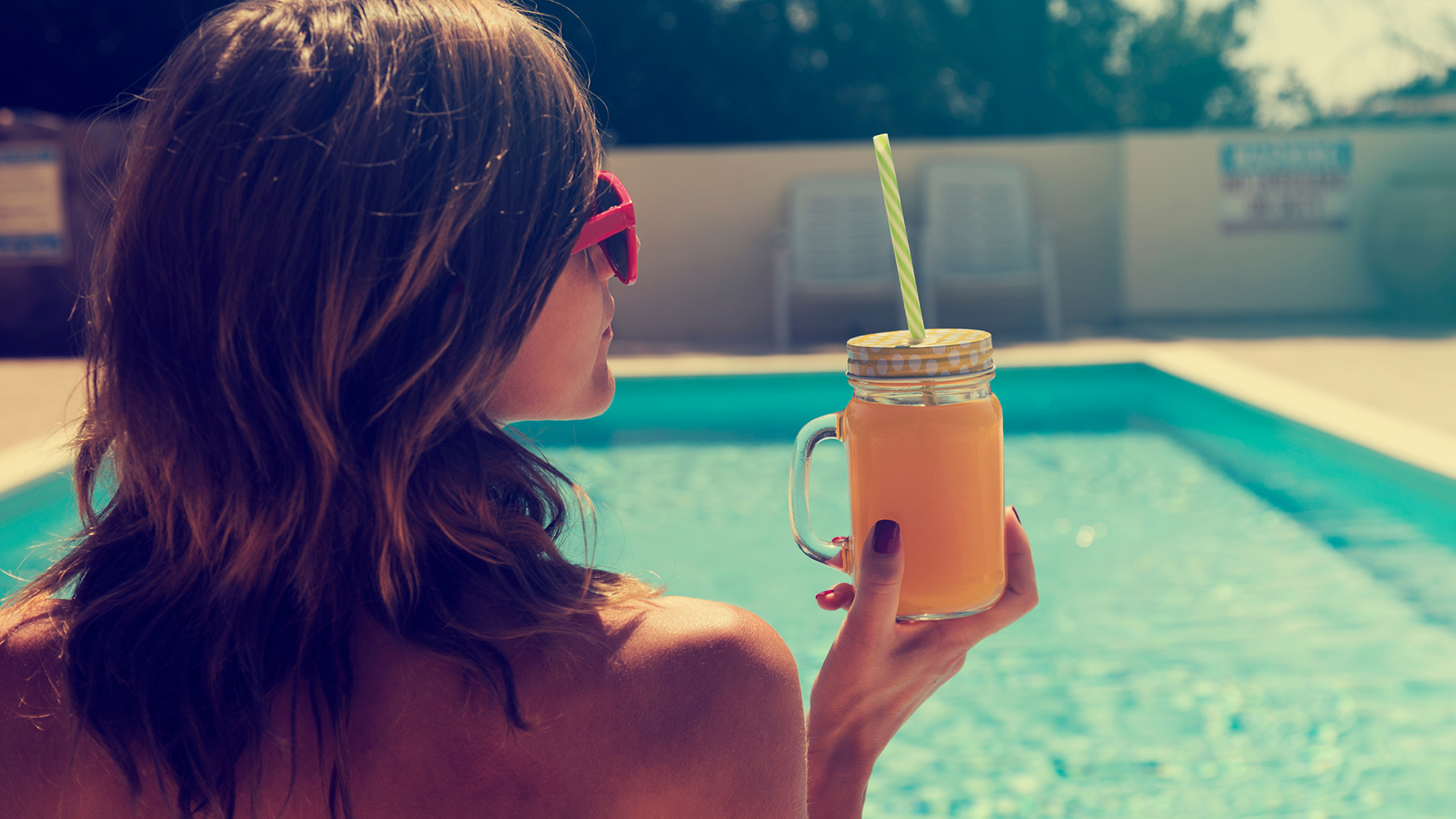 Lo recomendable es tomar 3 litros de líquido al día, entre agua, infusiones, caldos, aguas saborizadas light y jugos (Getty)