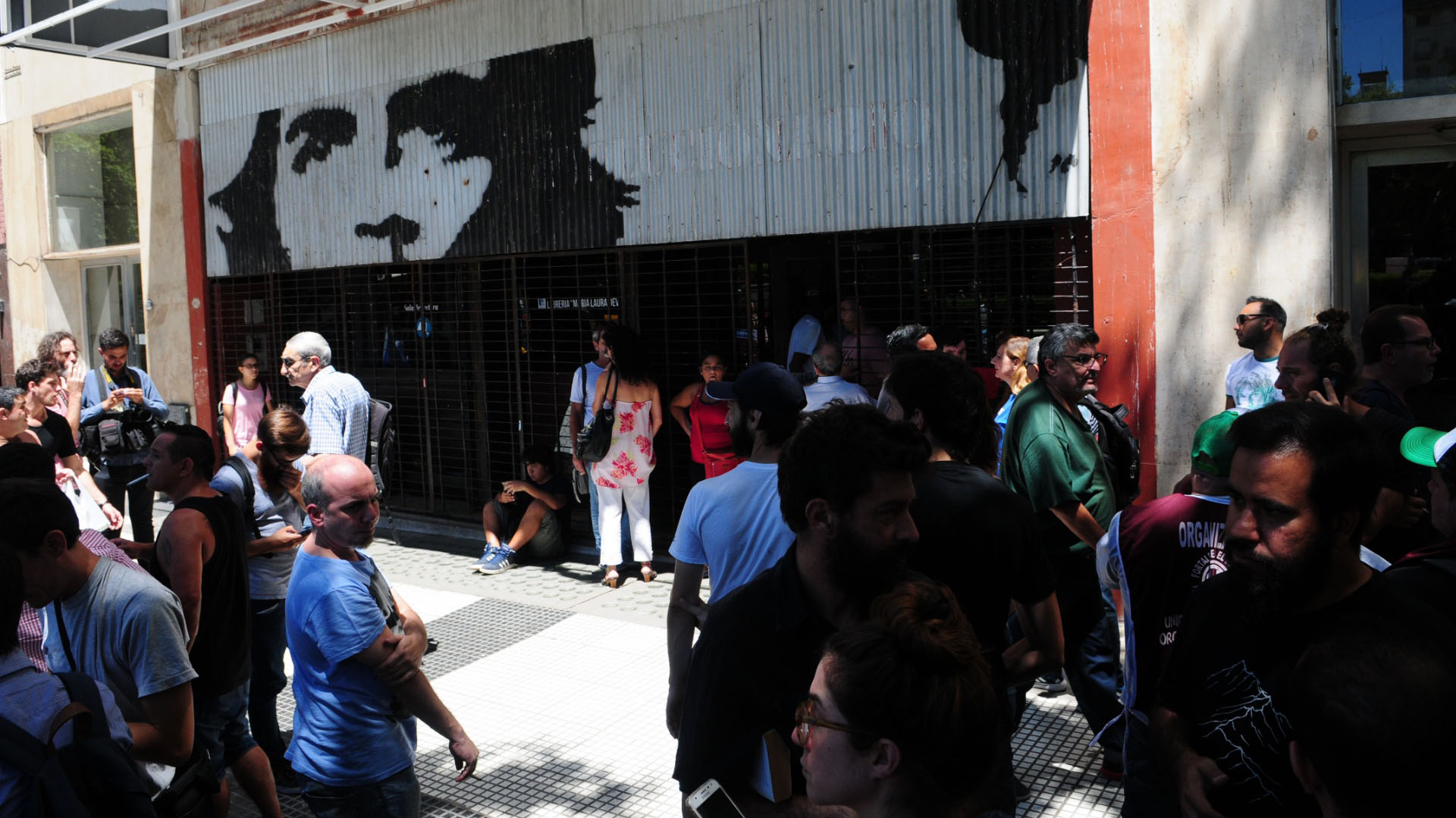El frente del edificio