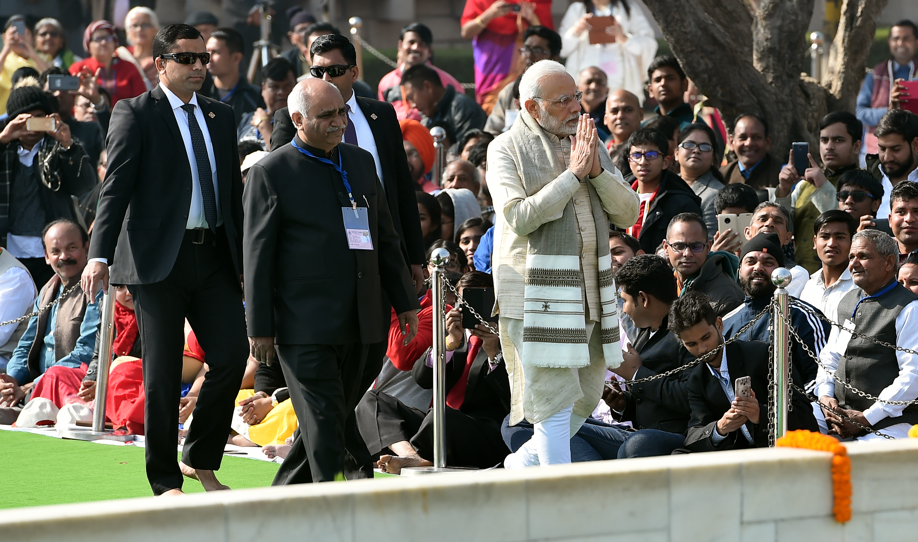 El primer ministro indio Narendra Modi durante el homenaje (AFP)