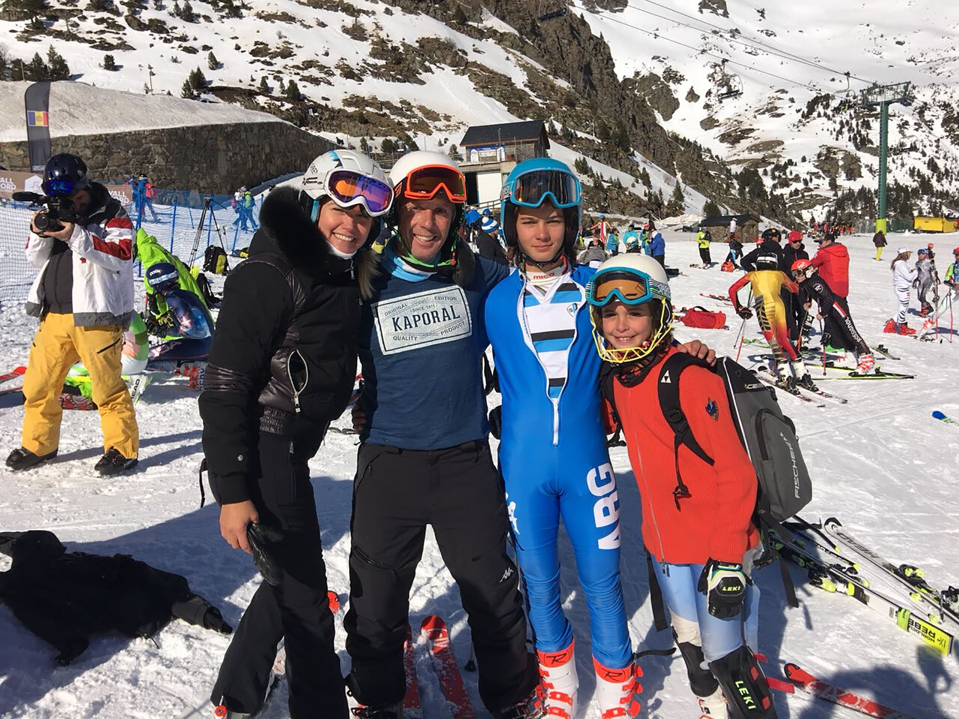 Valeria Mazza y Alejandro Gravier junto a Tiziano y Taina Gravier