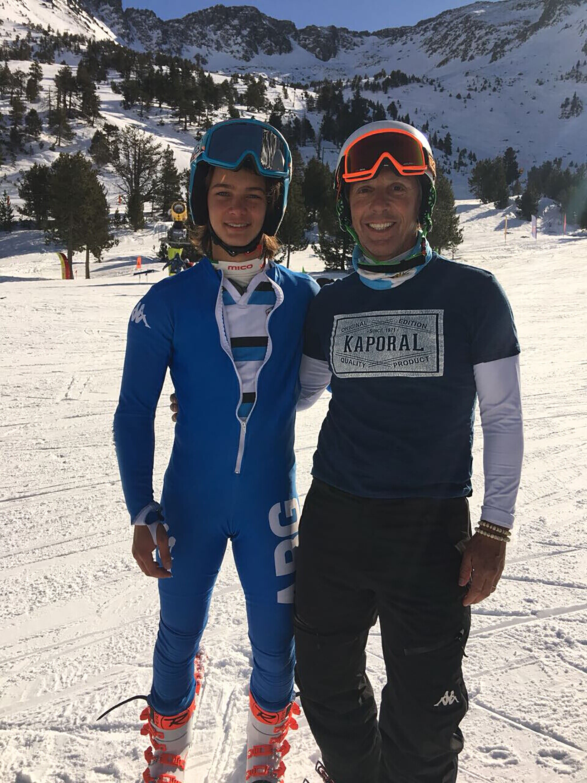 Tiziano junto a su padre, Alejandro Gravier. El gran campeón de Borrufa sigue los pasos de su hermano Balthazar, hoy en el equipo Nacional, que a lo largo de sus 4 años y en estas categorías cosechó 8 medallas